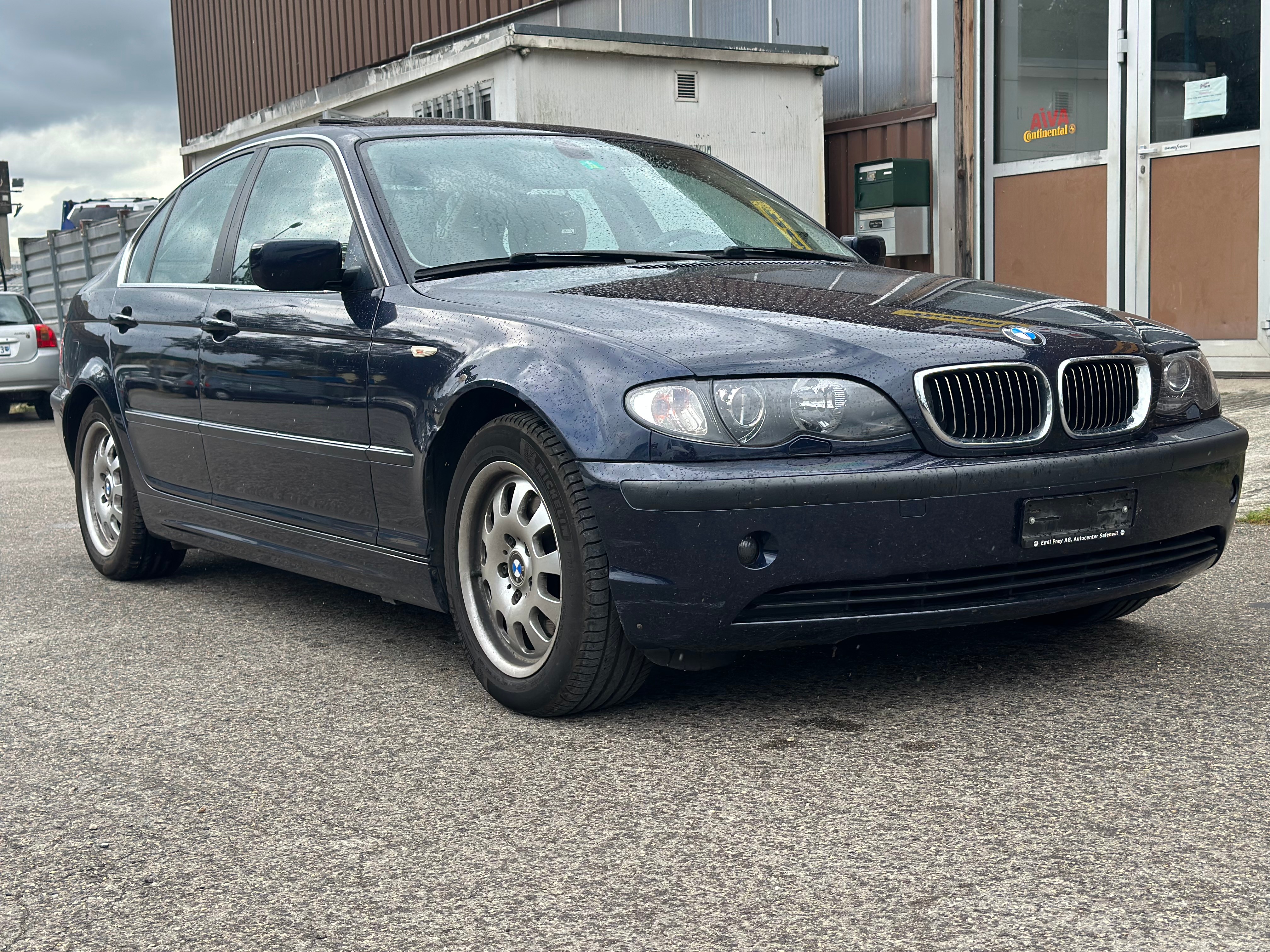 BMW 325i Six in-line