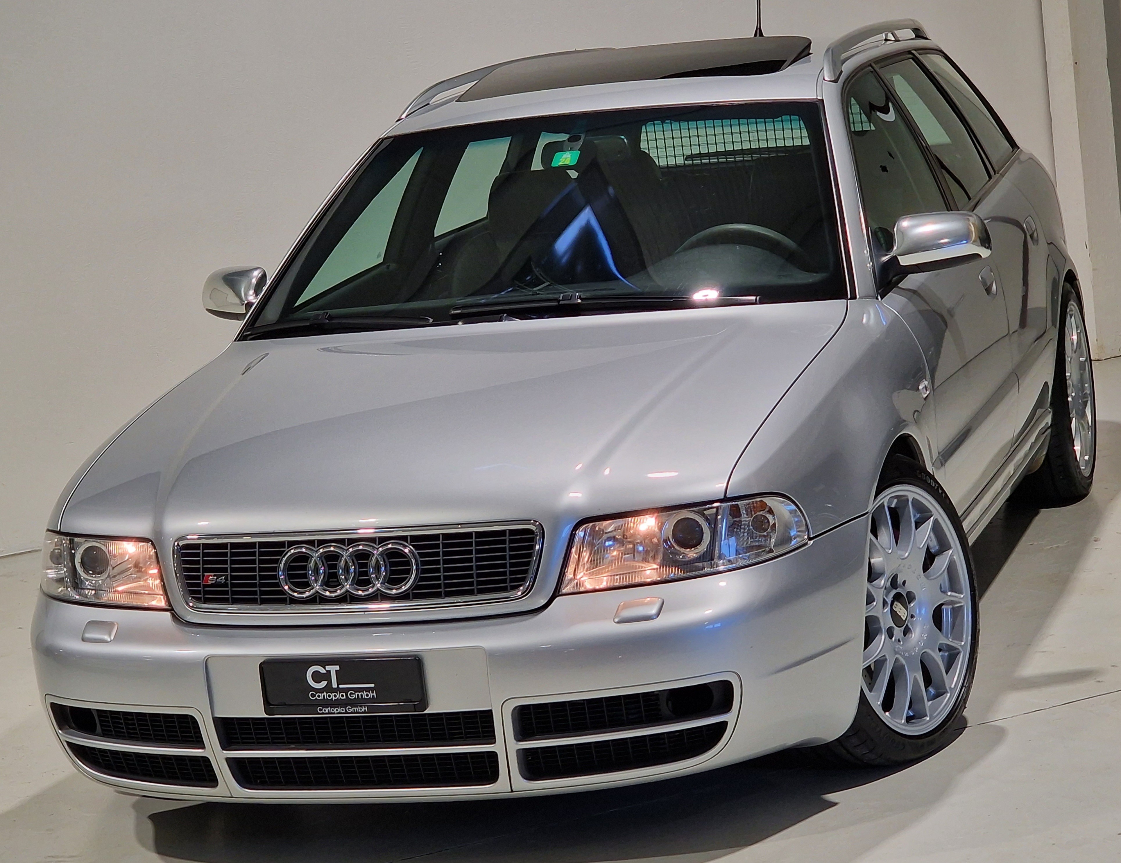 AUDI S4 Avant quattro