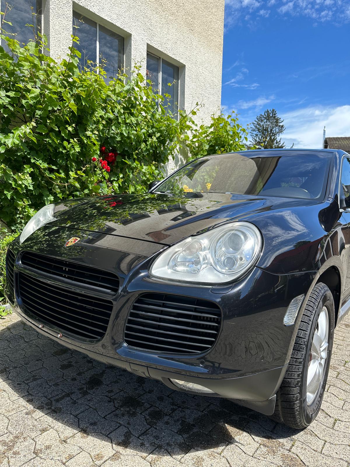 PORSCHE Cayenne Turbo