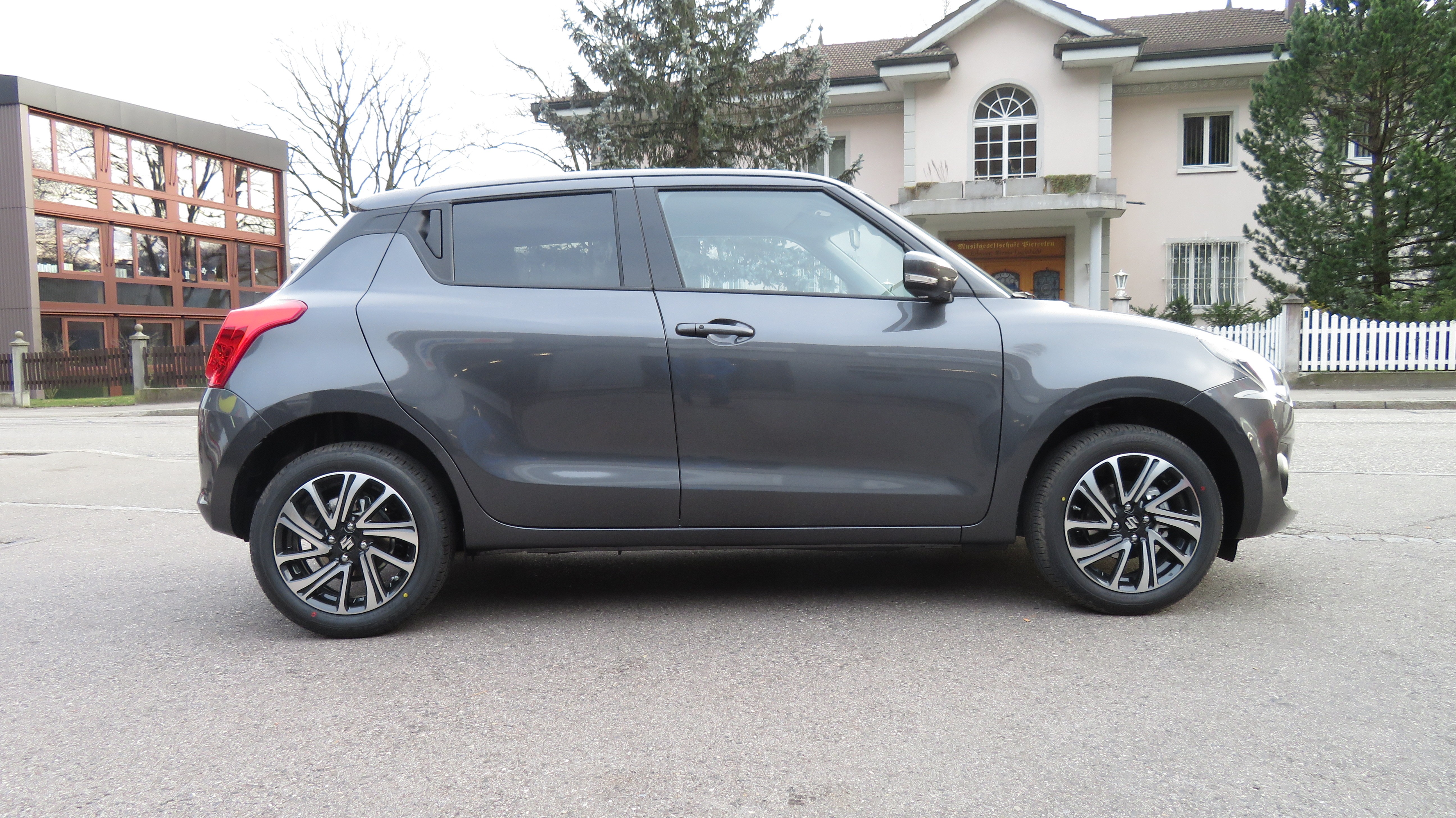 SUZUKI Swift 1.2 Compact Top 4x4 Hybrid