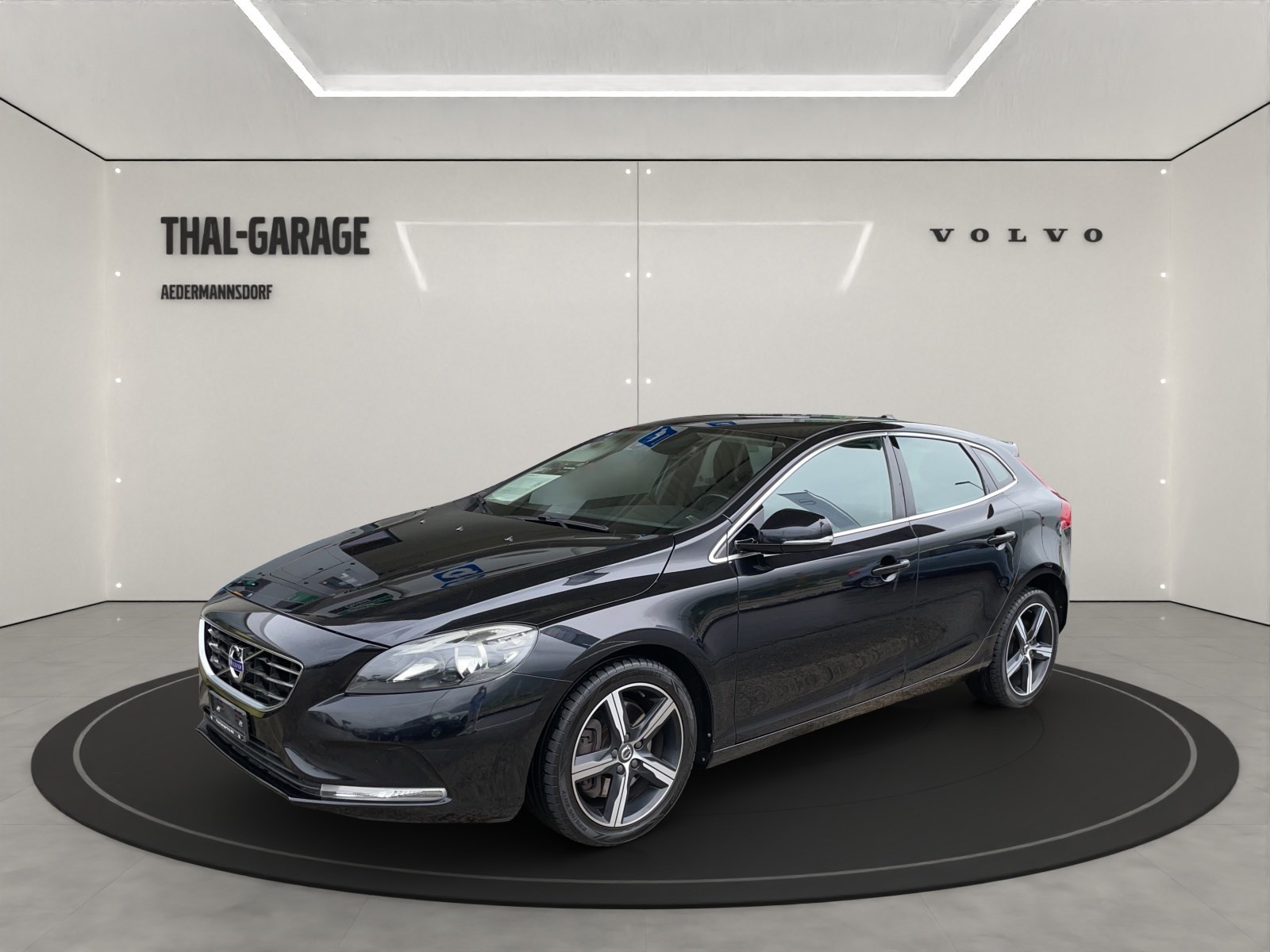 VOLVO V40 2.0 D3 Momentum S/S