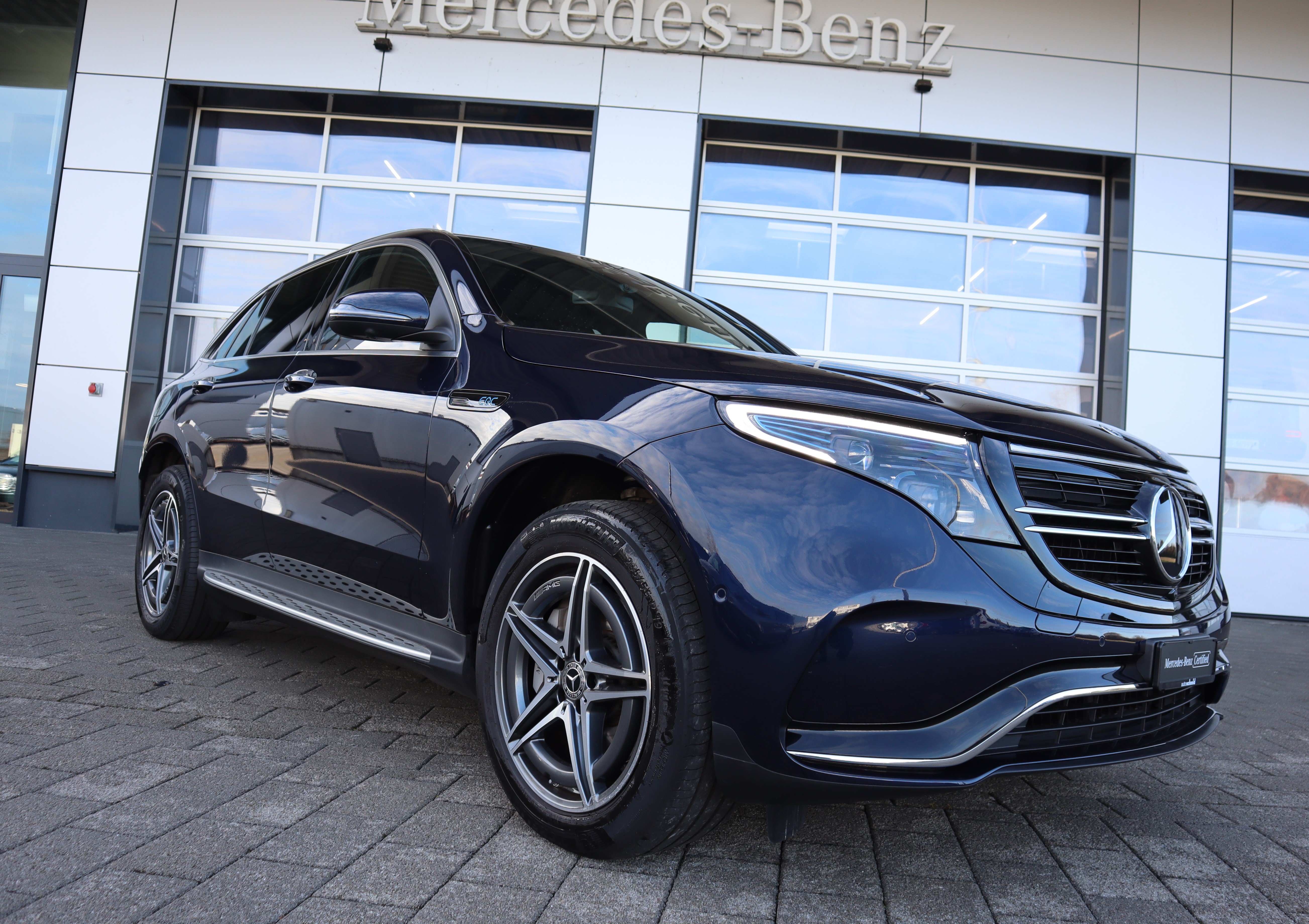 MERCEDES-BENZ EQC 400 AMG Line 4Matic