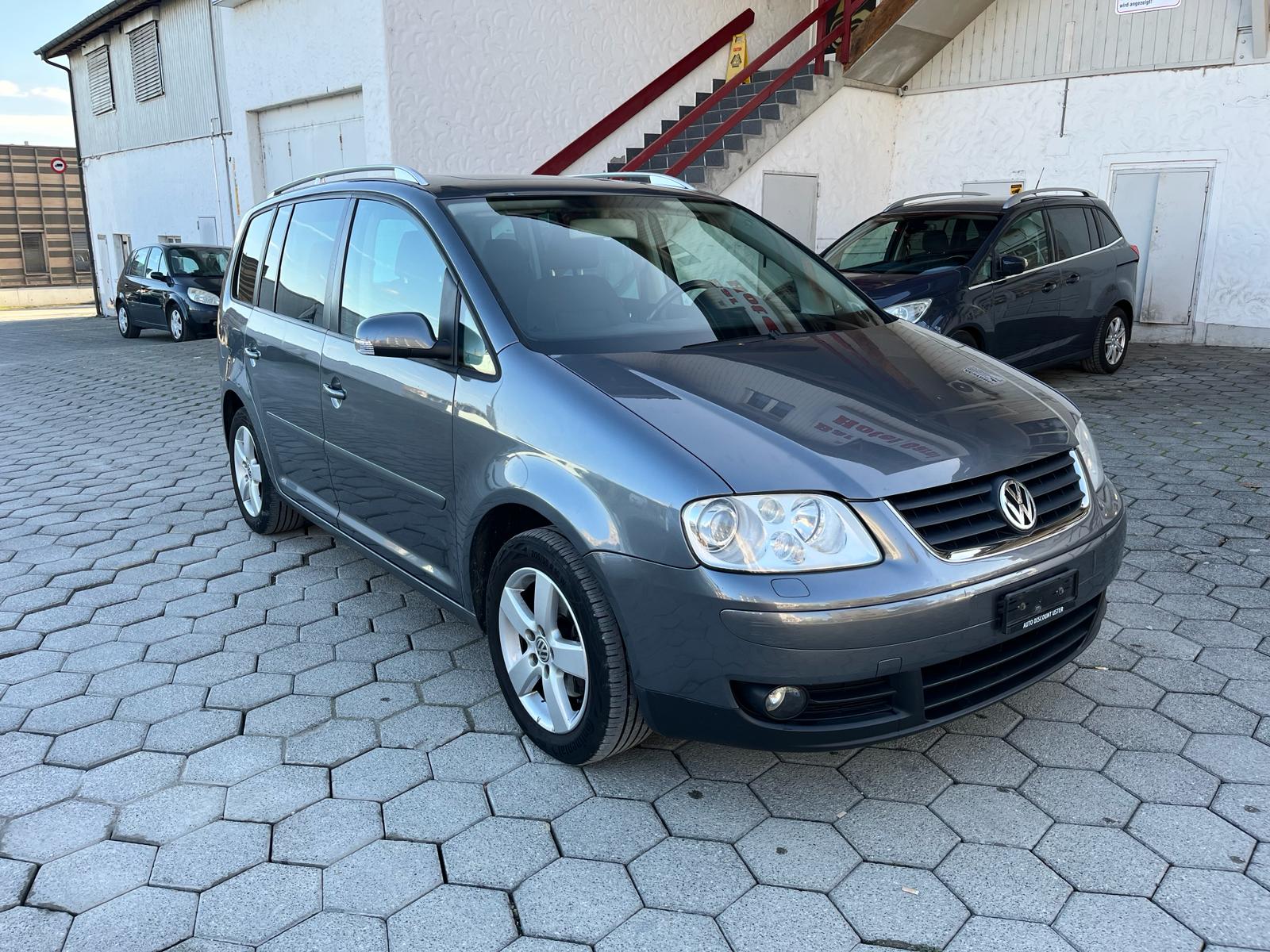 VW Touran 2.0 FSI Highline