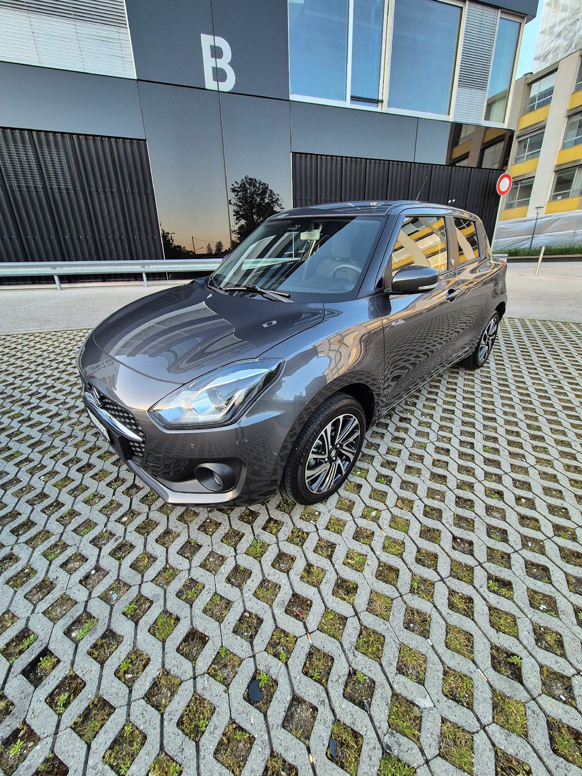 SUZUKI Swift 1.2i Piz Sulai Top Hybrid Allgrip 4x4