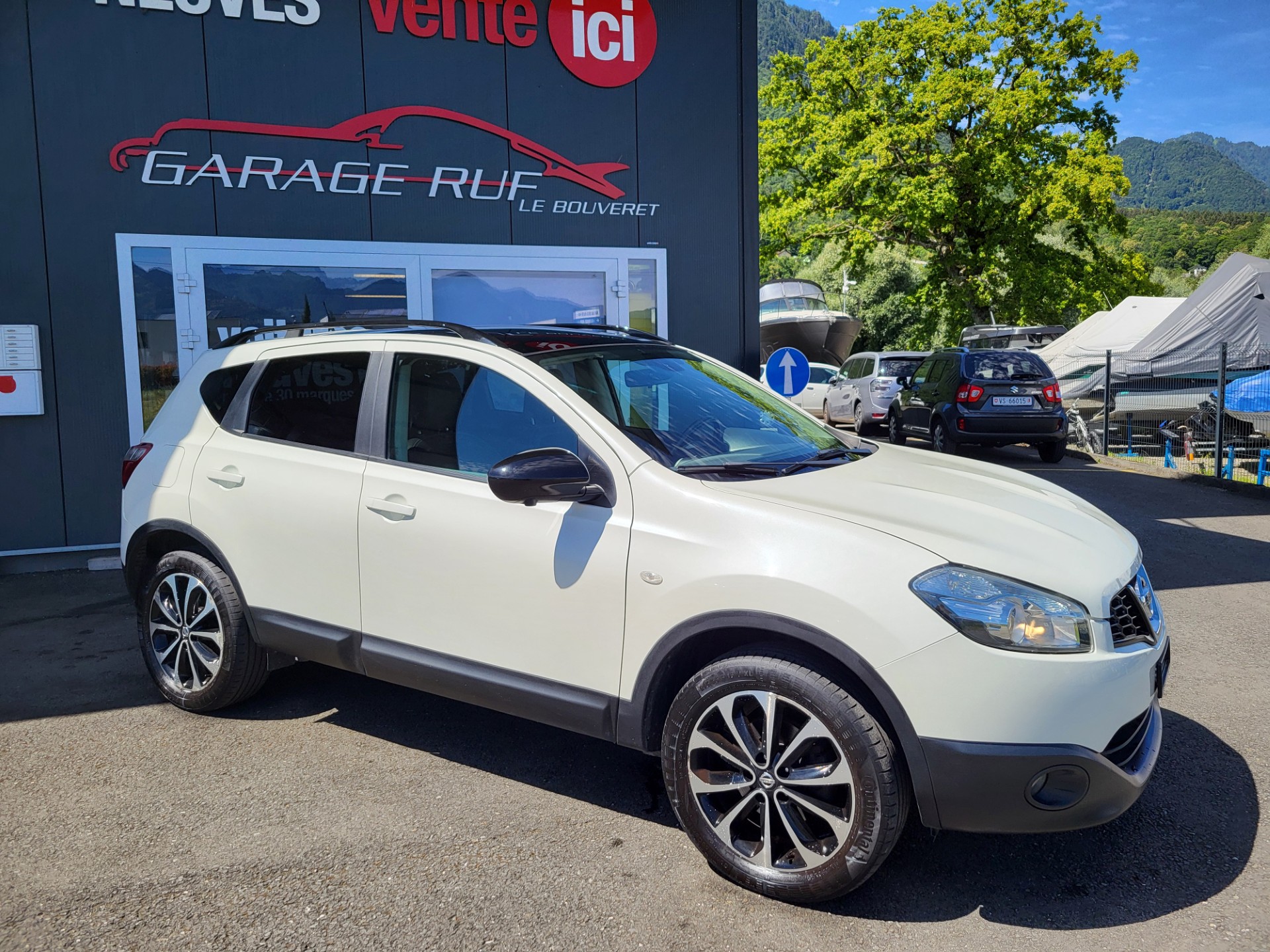 NISSAN Qashqai 2.0 4WD 360