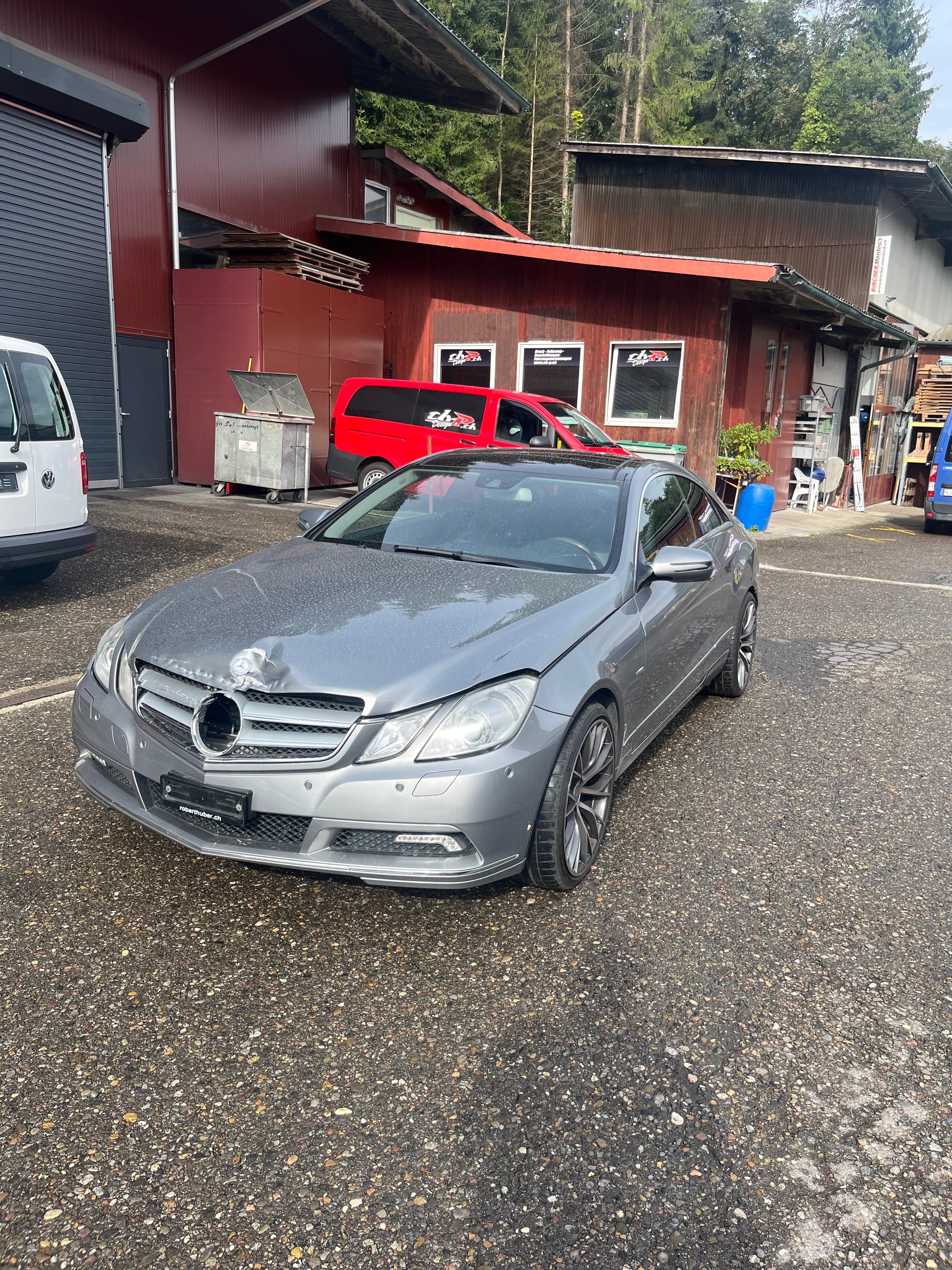 MERCEDES-BENZ E 350 CGI BlueEfficiency 7G-Tronic