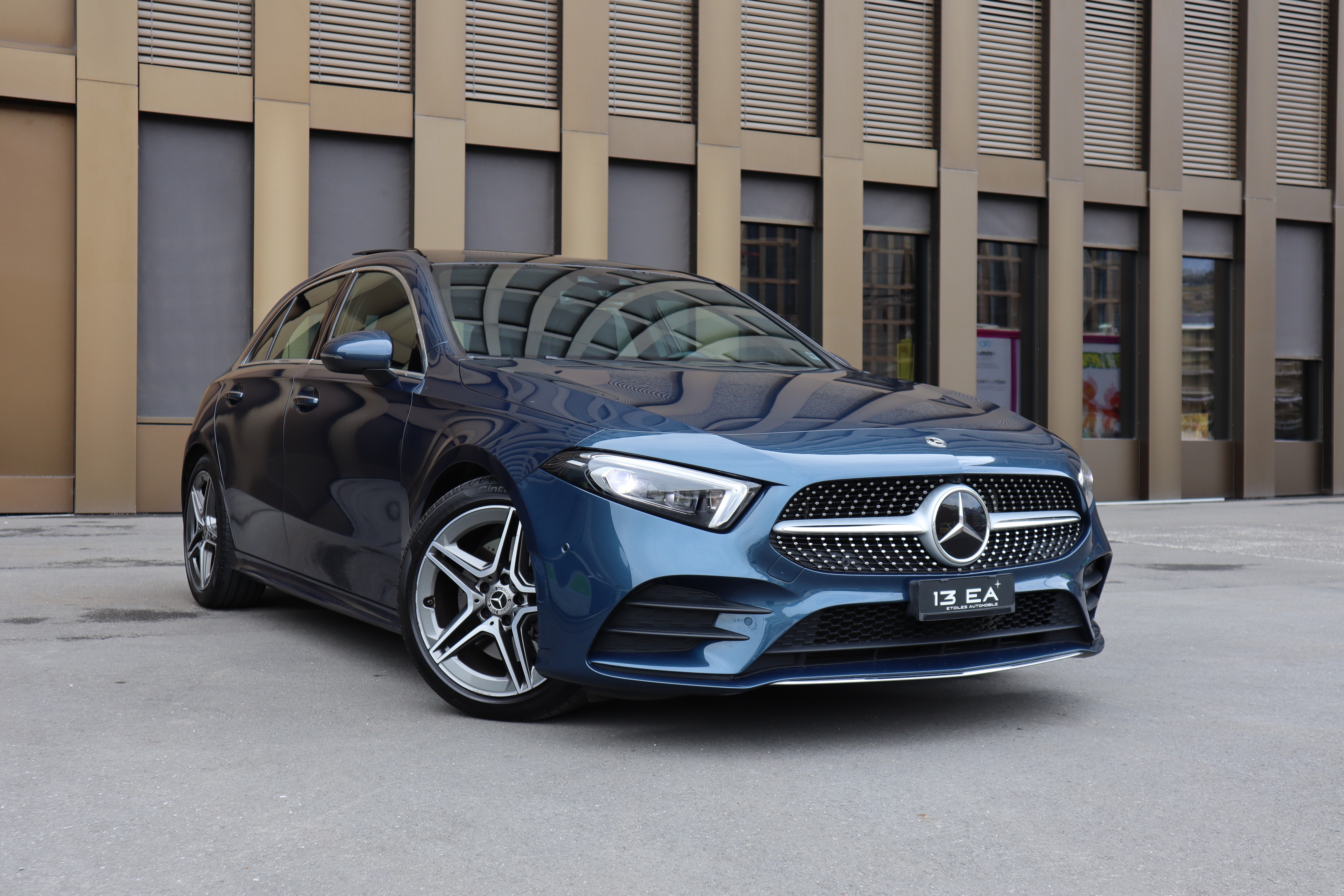 MERCEDES-BENZ A 220 AMG Line 7G-DCT 4Matic