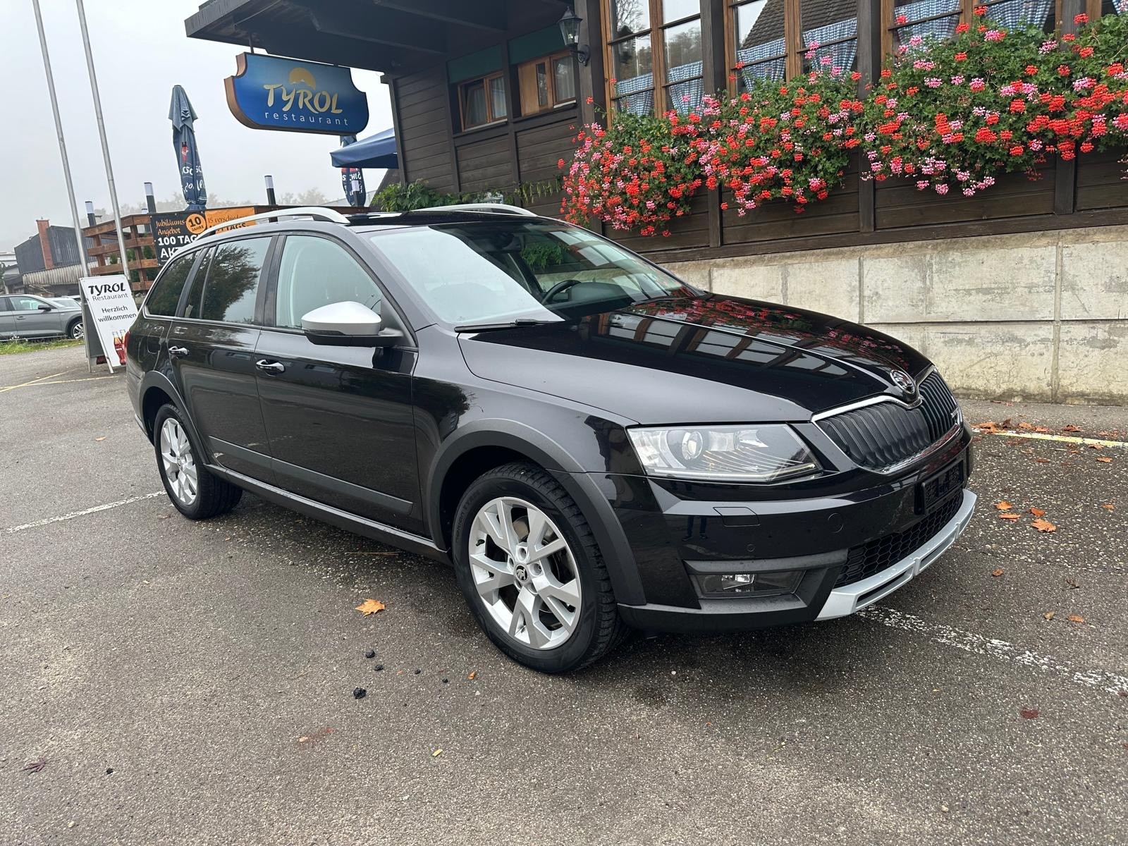 SKODA Octavia Combi 2.0 TDI Scout 4x4 DSG