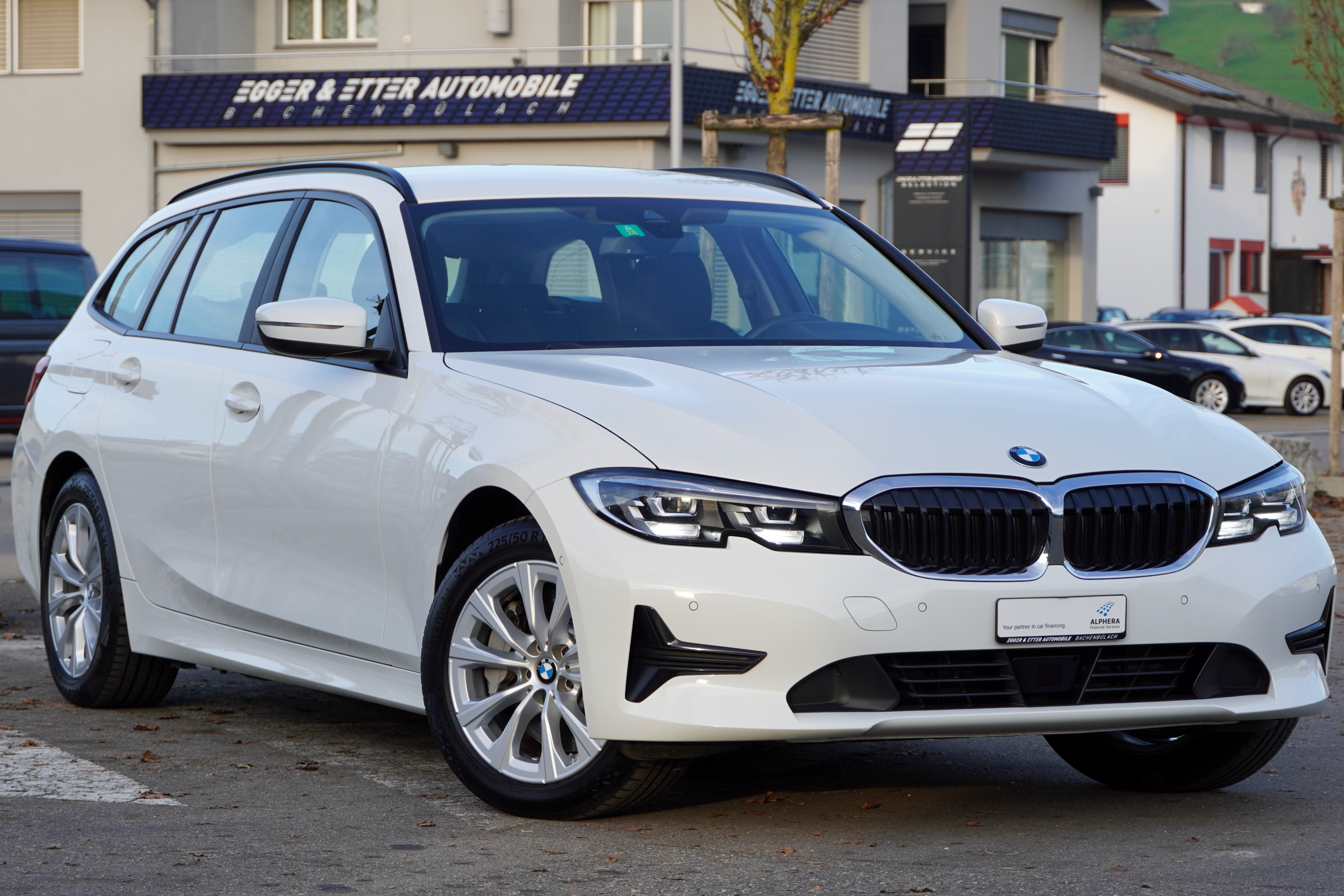 BMW 330e x DriveTouring Steptronic