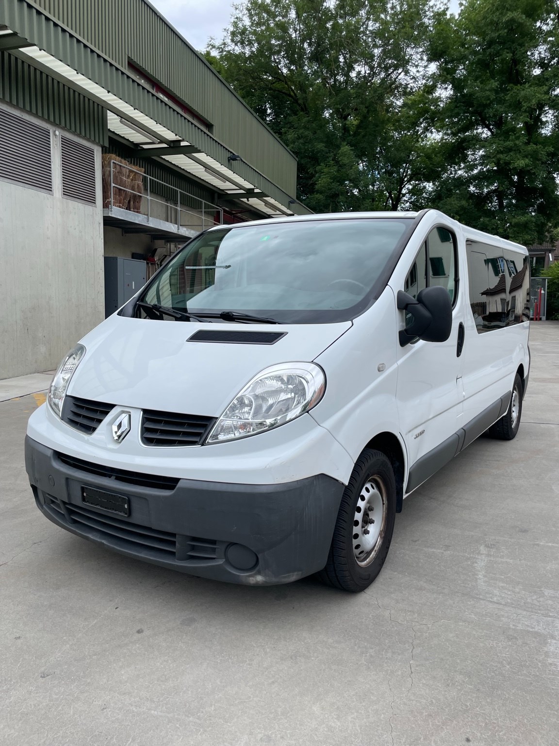 RENAULT Trafic 2.5 dCi L2H1 Grand Passenger Authentique