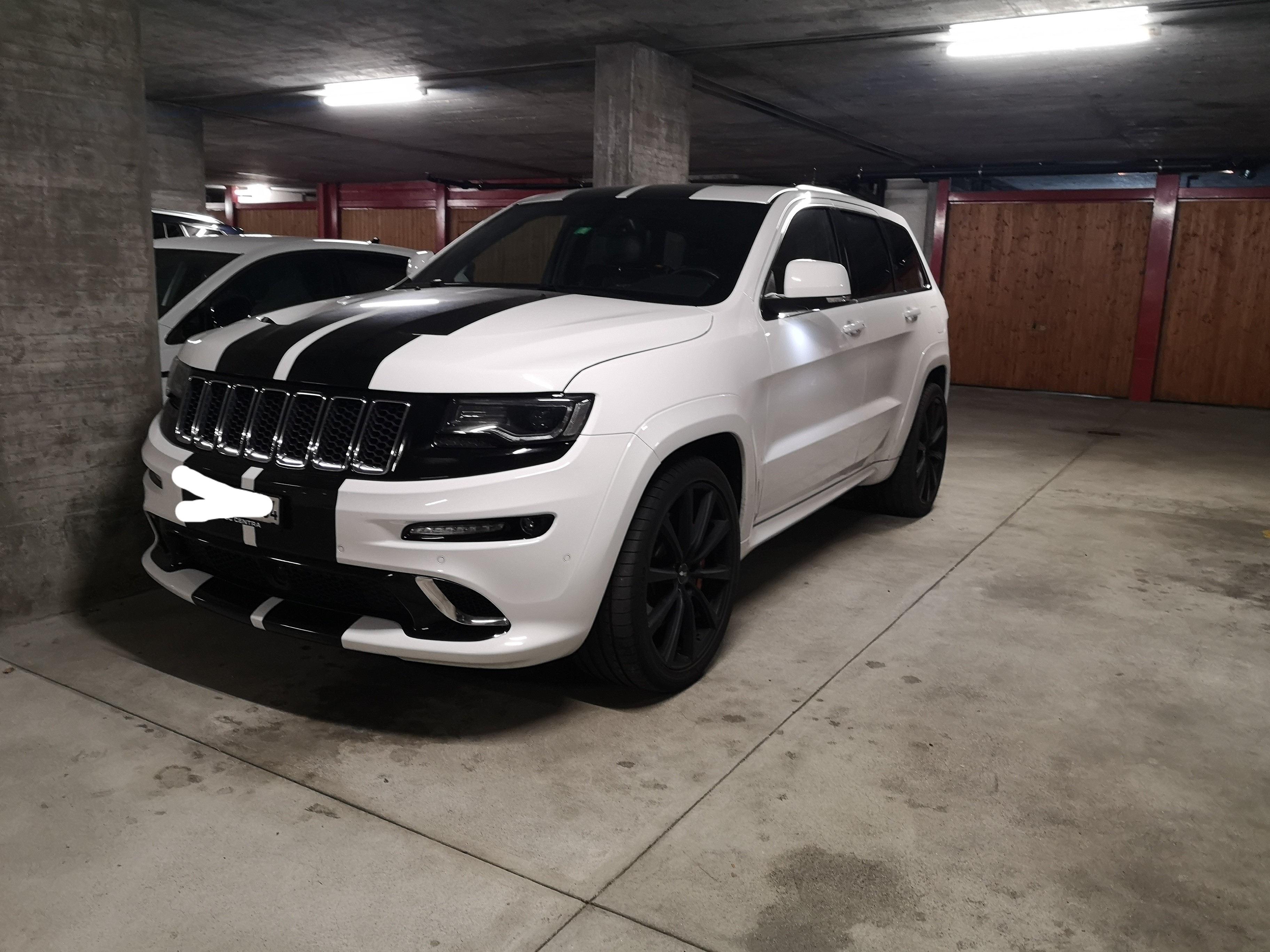 JEEP Grand Cherokee 6.4 V8 HEMI SRT8 Automatic