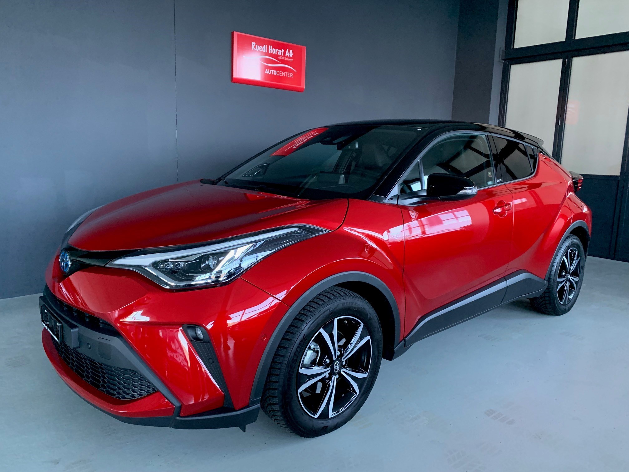 TOYOTA C-HR 2.0 VVTi HSD Move