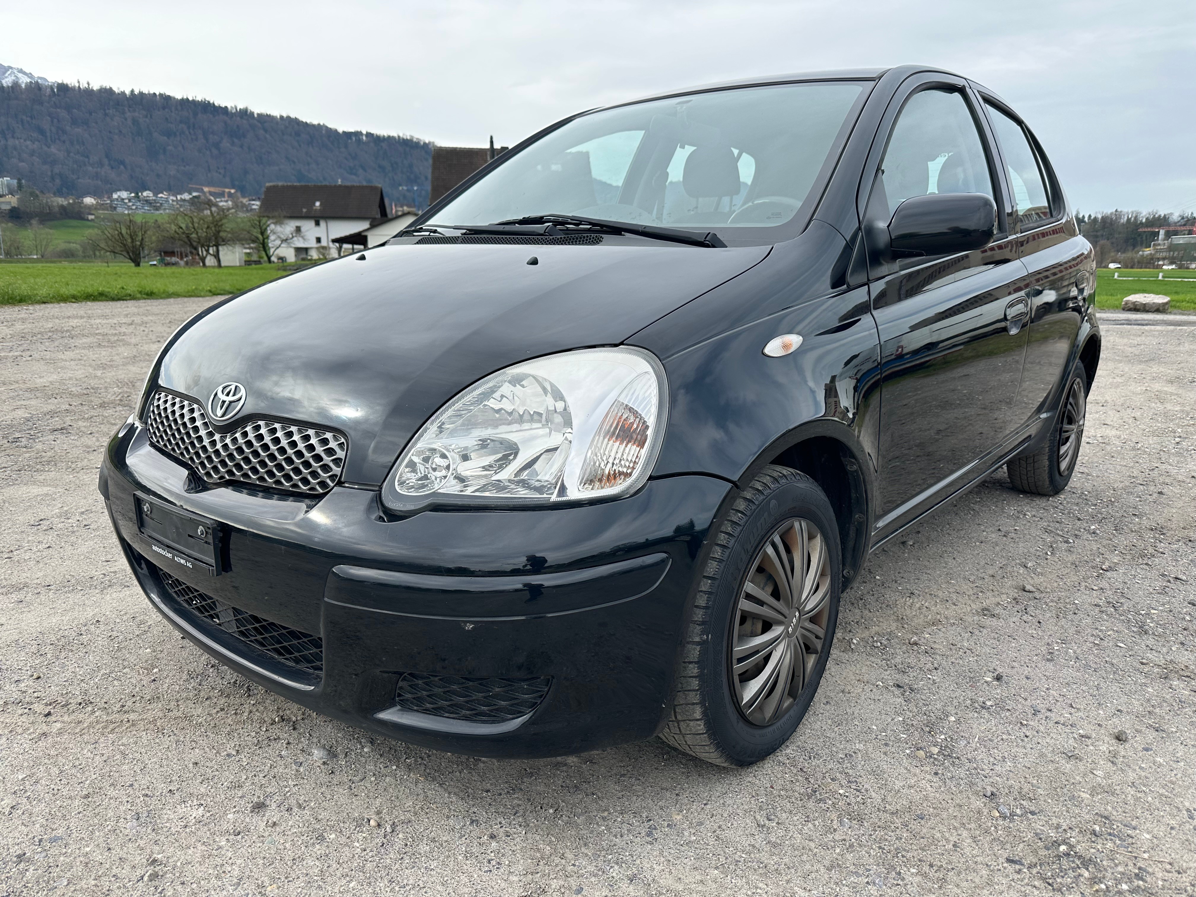 TOYOTA Yaris 1.3 Linea Sol