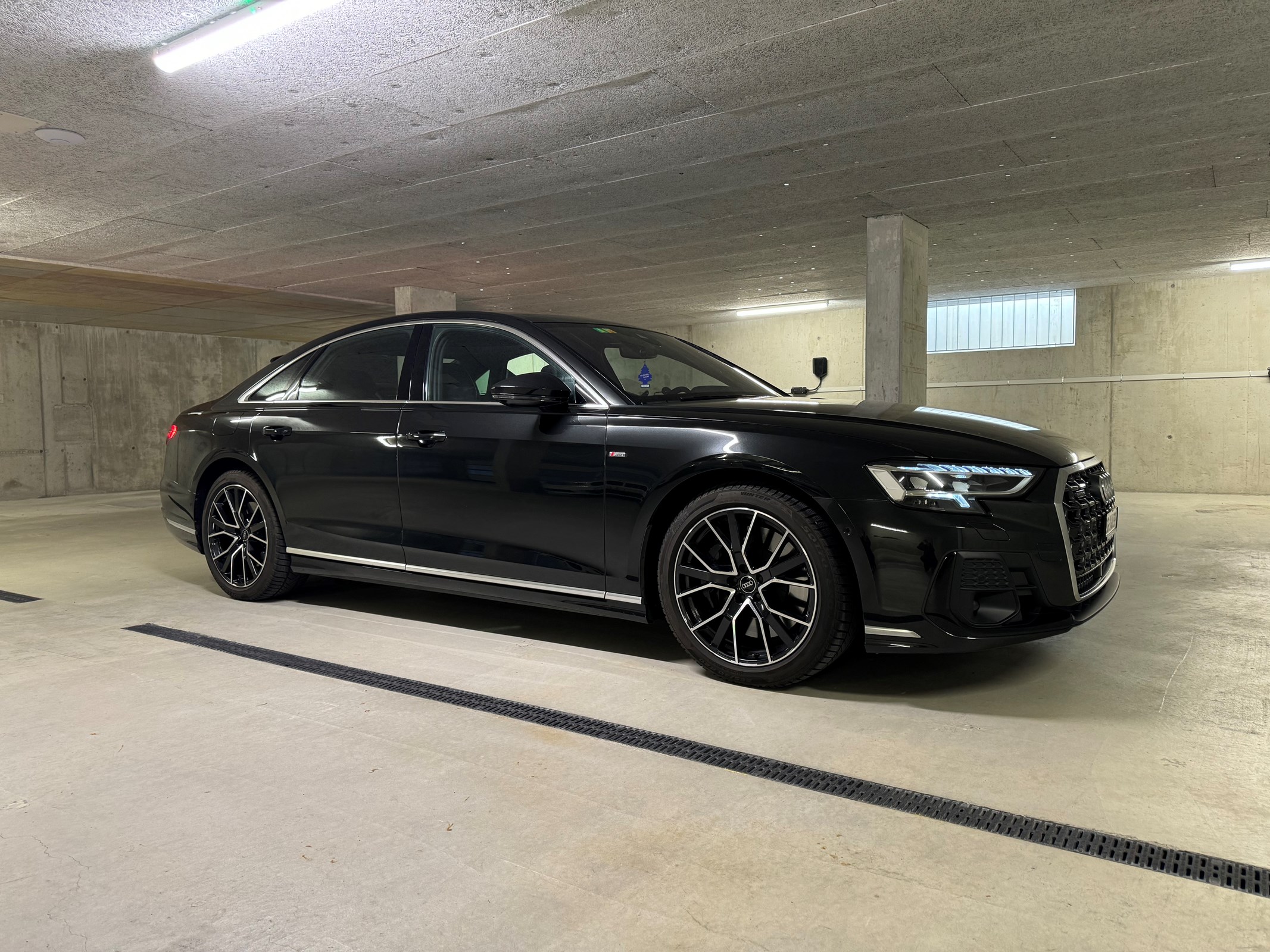 AUDI A8 60 TFSI e quattro tiptronic