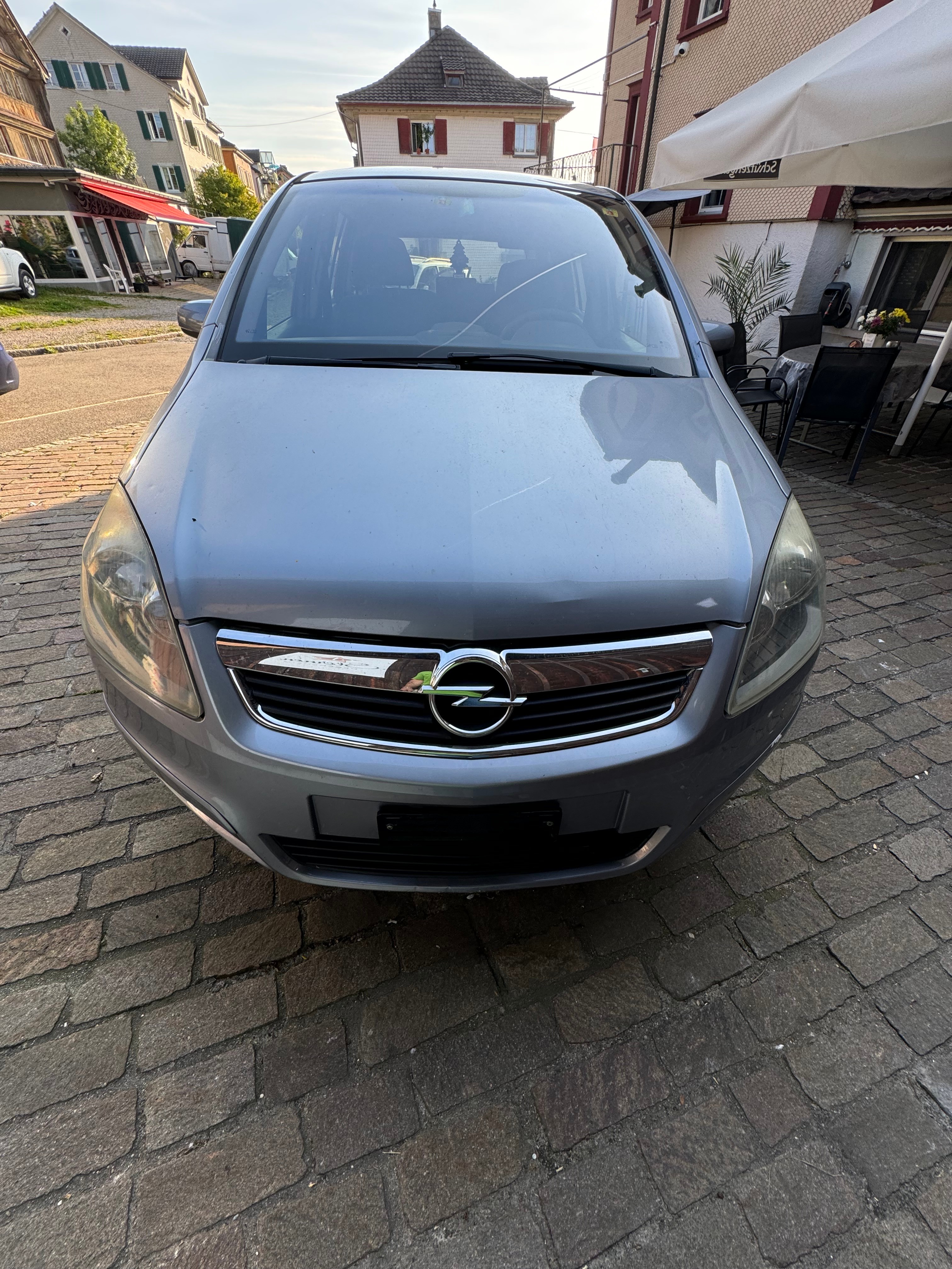 OPEL Zafira 2.2i 16V Cosmo