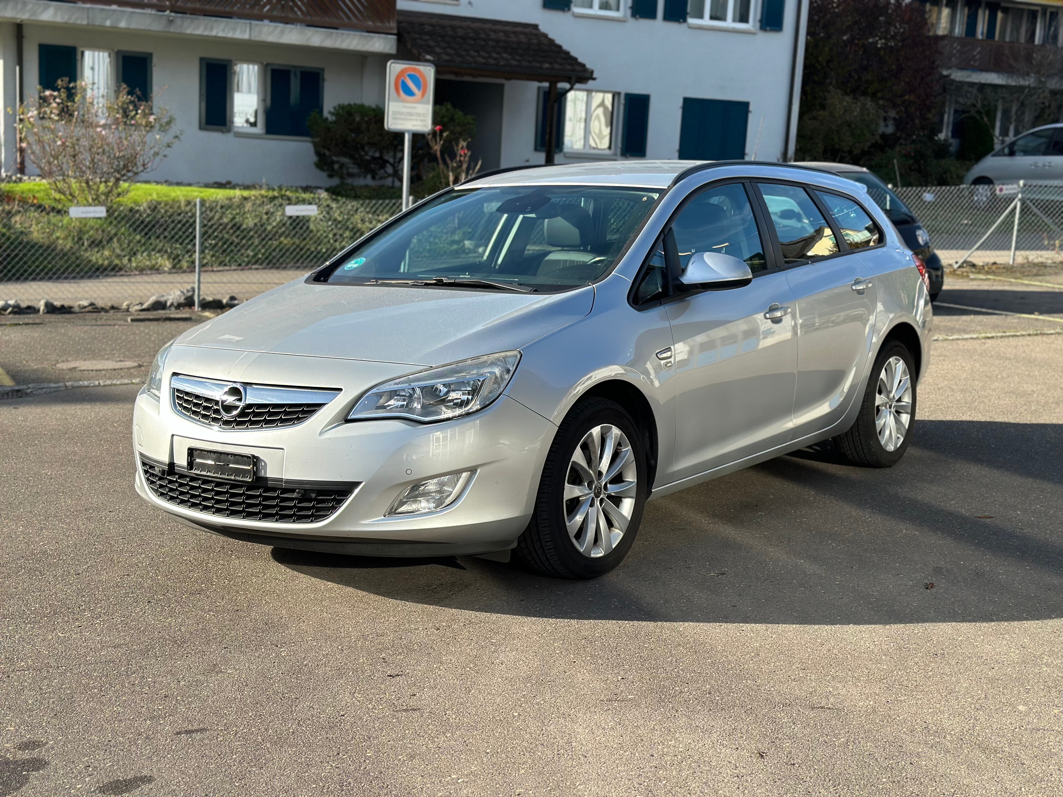 OPEL Astra SportsTourer 1.4i 16V Turbo