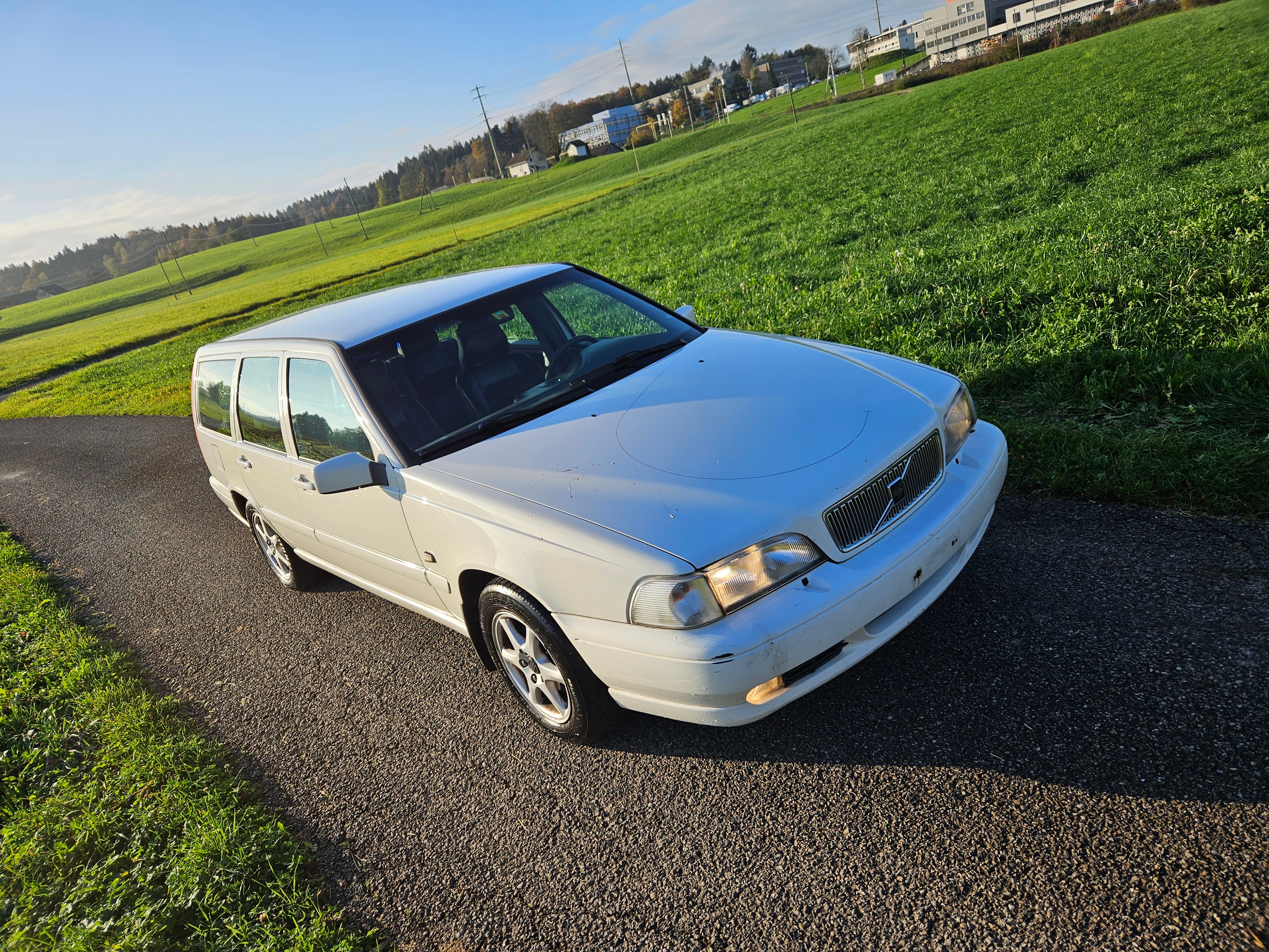 VOLVO V70 2.5 LPT