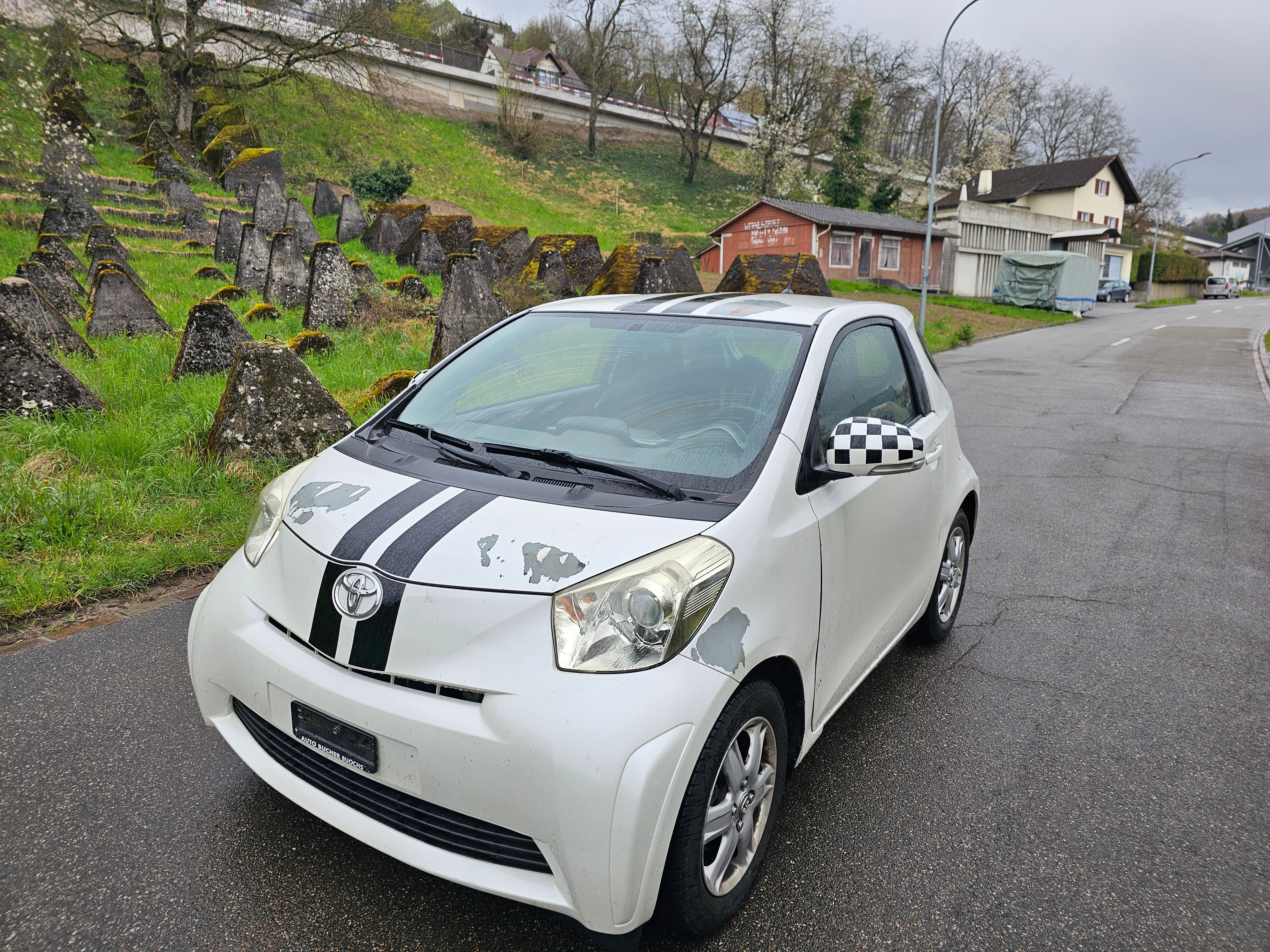 TOYOTA iQ 1.0 VVT-i