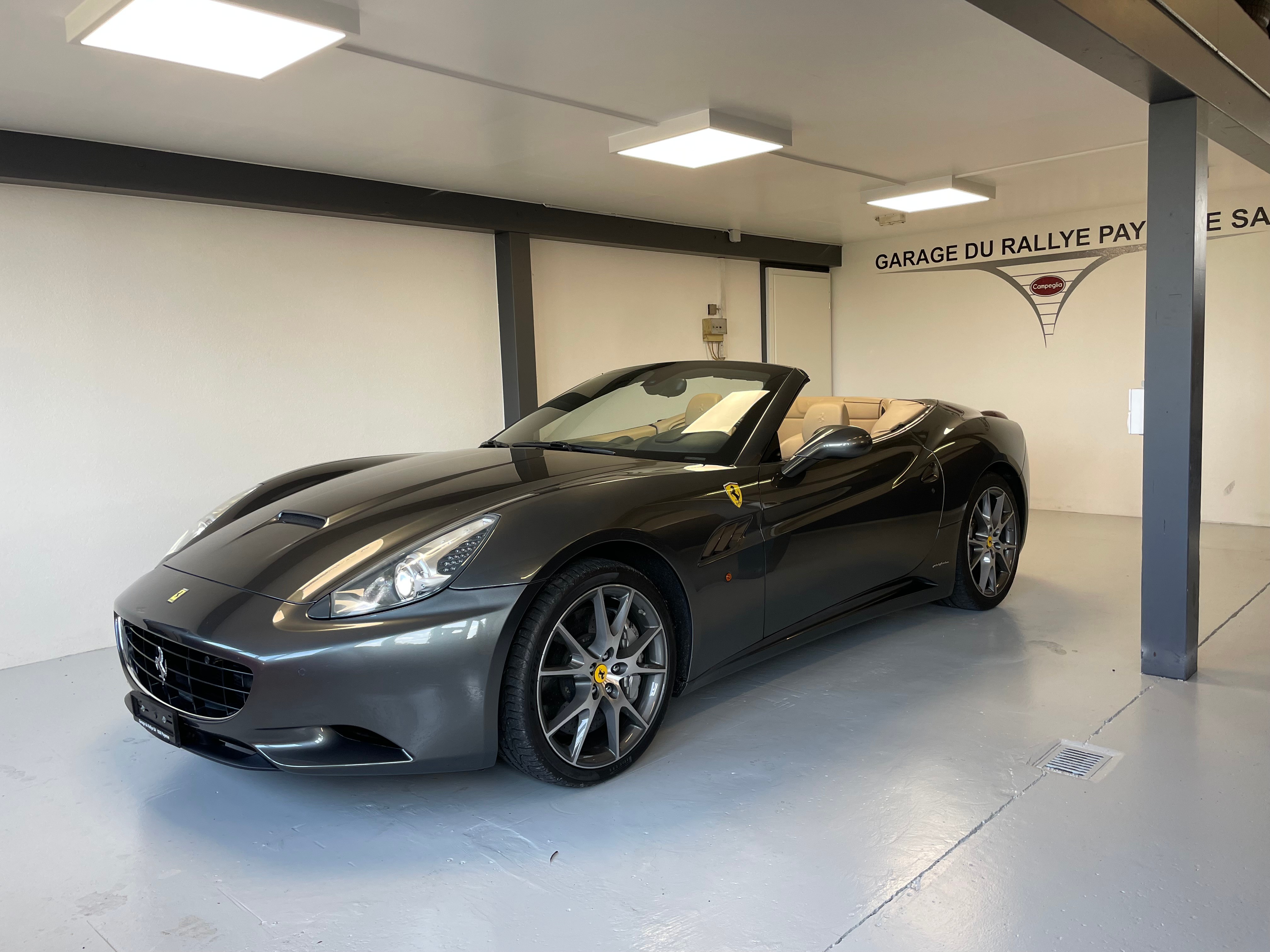 FERRARI California 4.3 V8