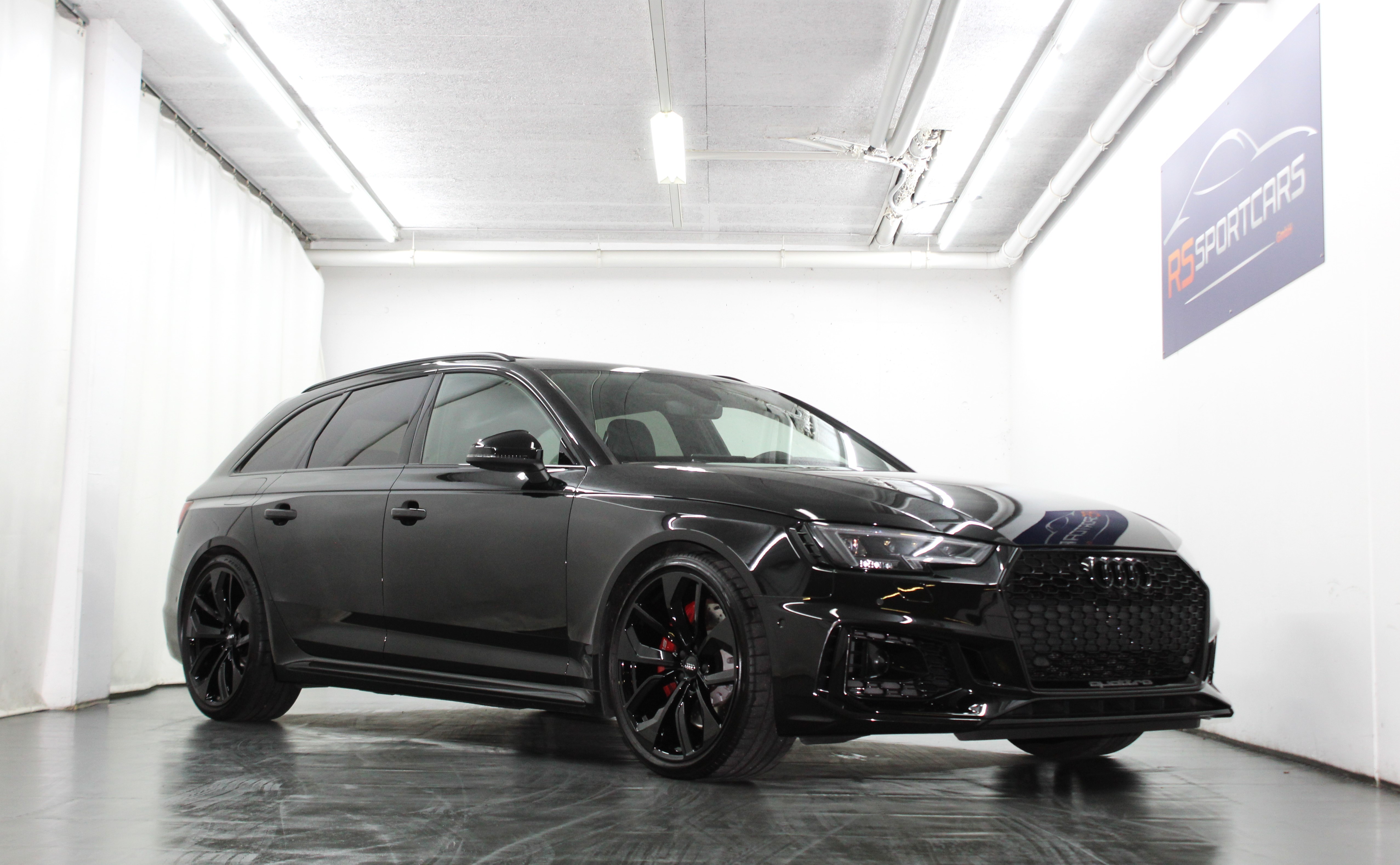 AUDI RS4 Avant 2.9 TFSI quattro tiptronic Black Edition