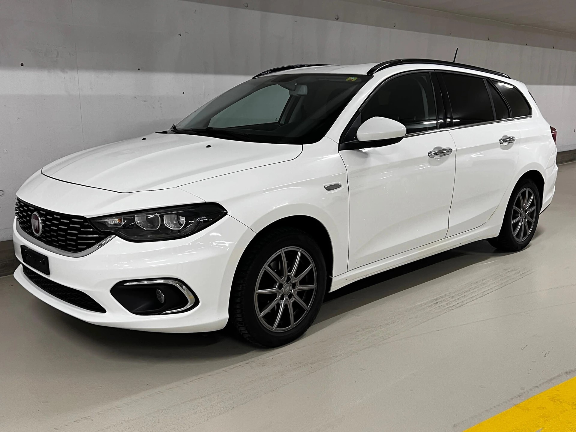 FIAT Tipo 1.6MJ Station Wagon Lounge DCT