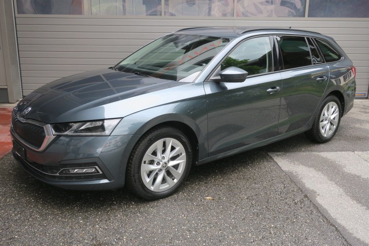 SKODA Octavia Combi 2.0 TDI DSG Style