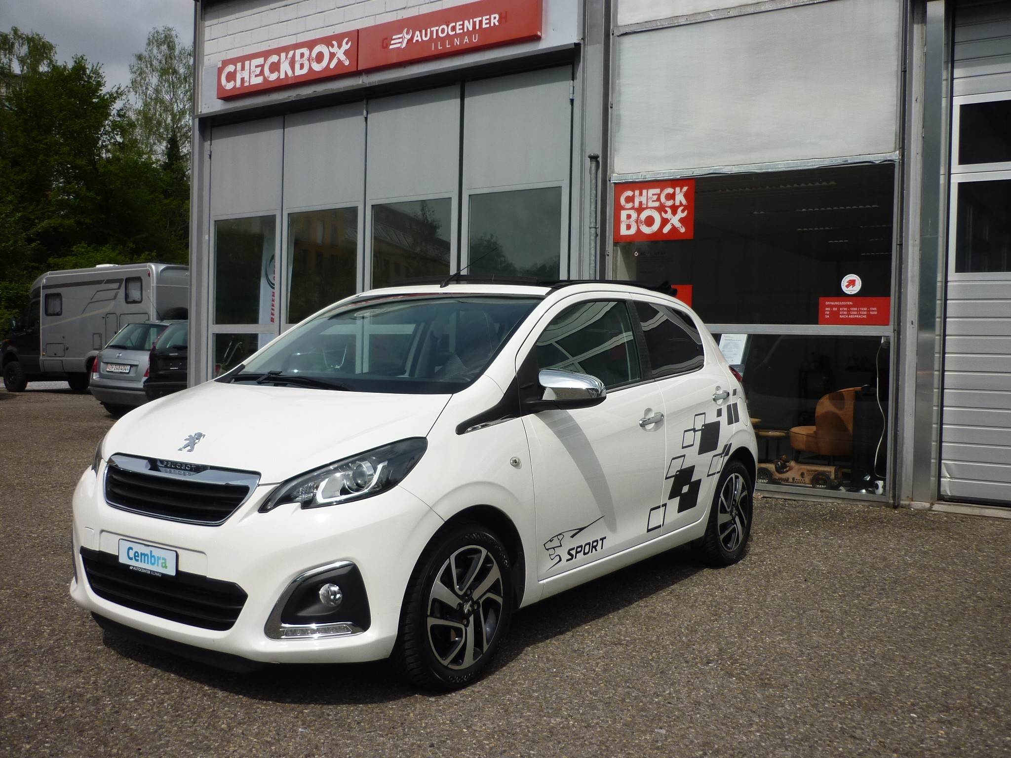 PEUGEOT 108 1.2 VTi Allure Top