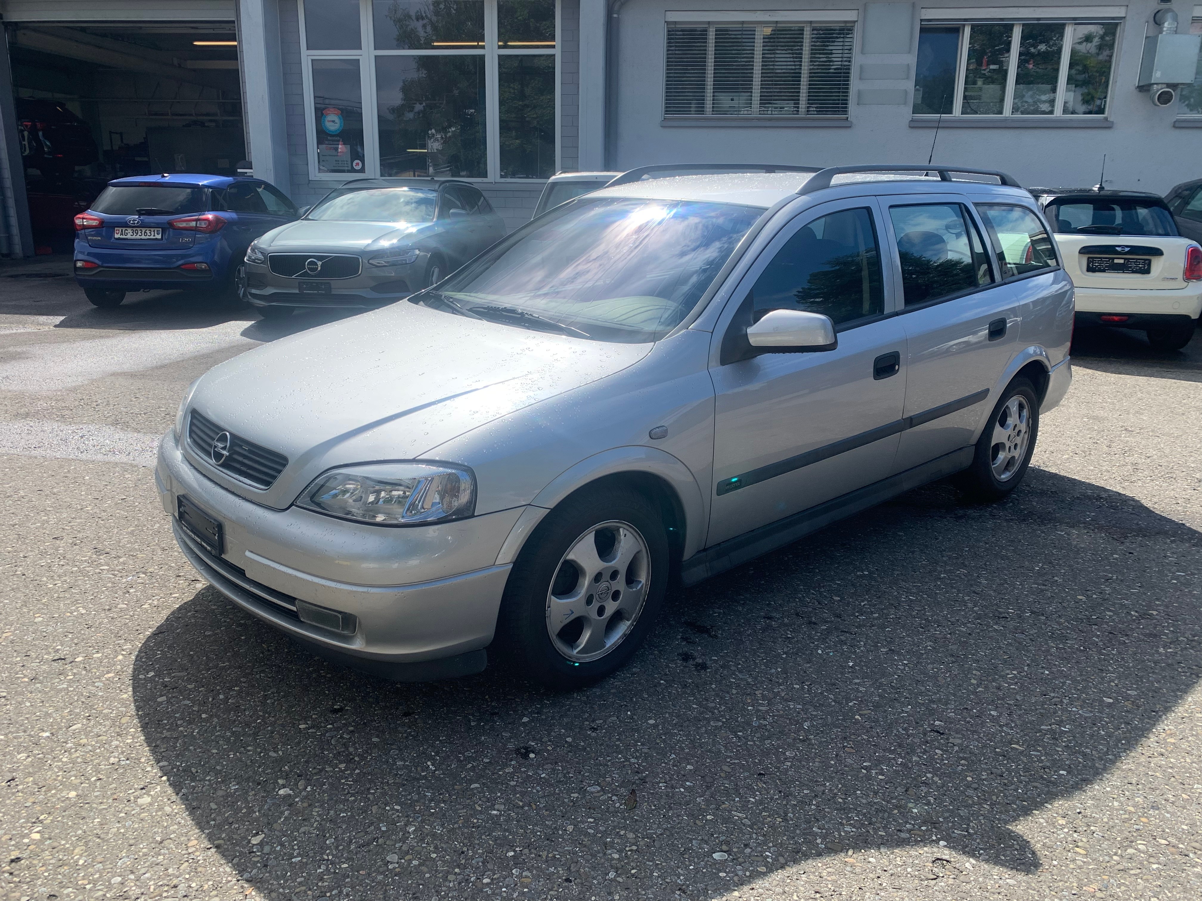 OPEL Astra Caravan 2.2i 16V Elegance