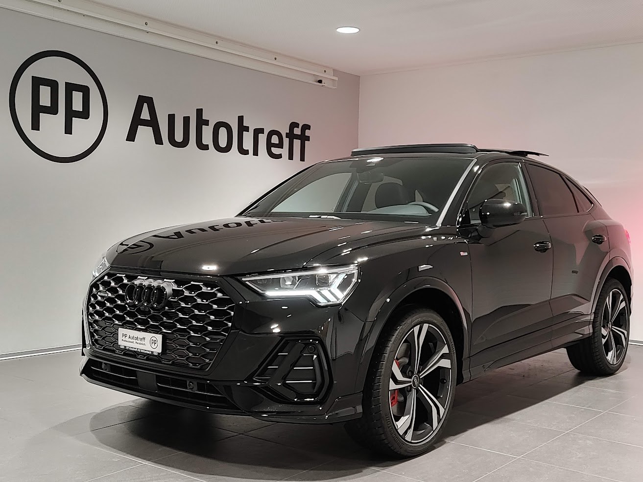 AUDI Q3 40 TFSI S line quattro S-tronic