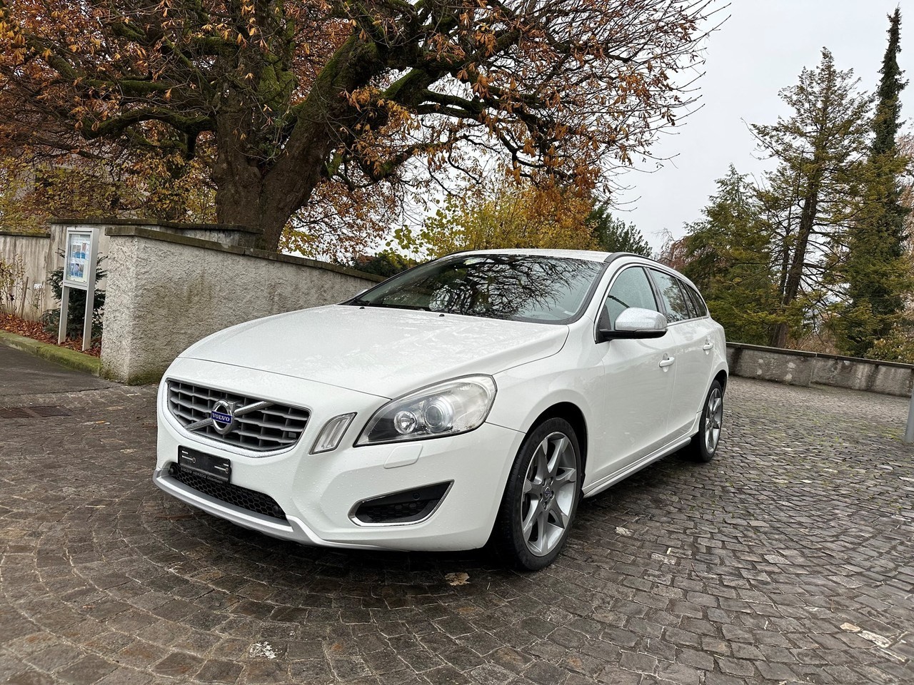 VOLVO V60 D4 AWD Kinetic Geartronic