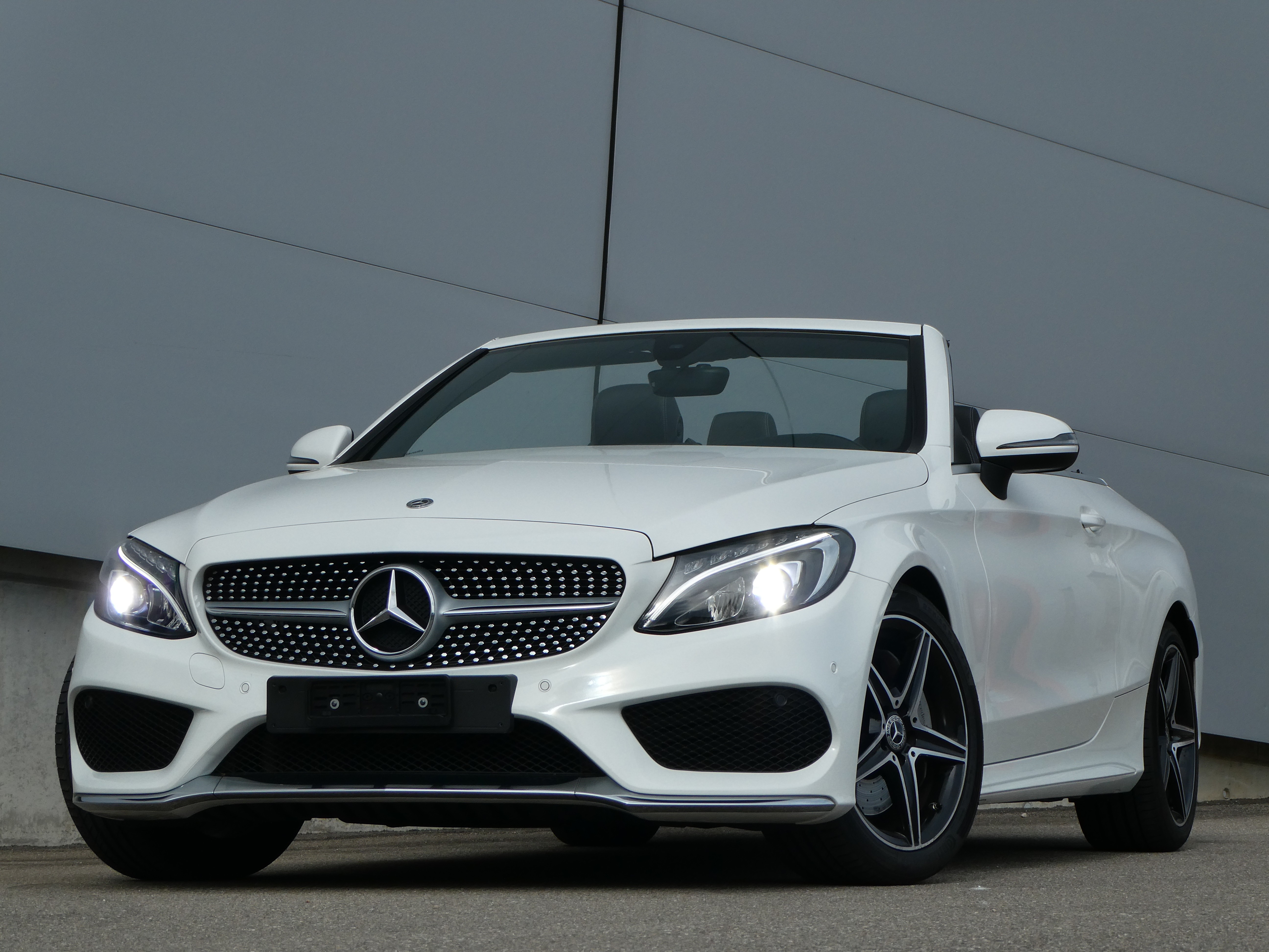 MERCEDES-BENZ C 300 Cabriolet AMG Line 9G-Tronic