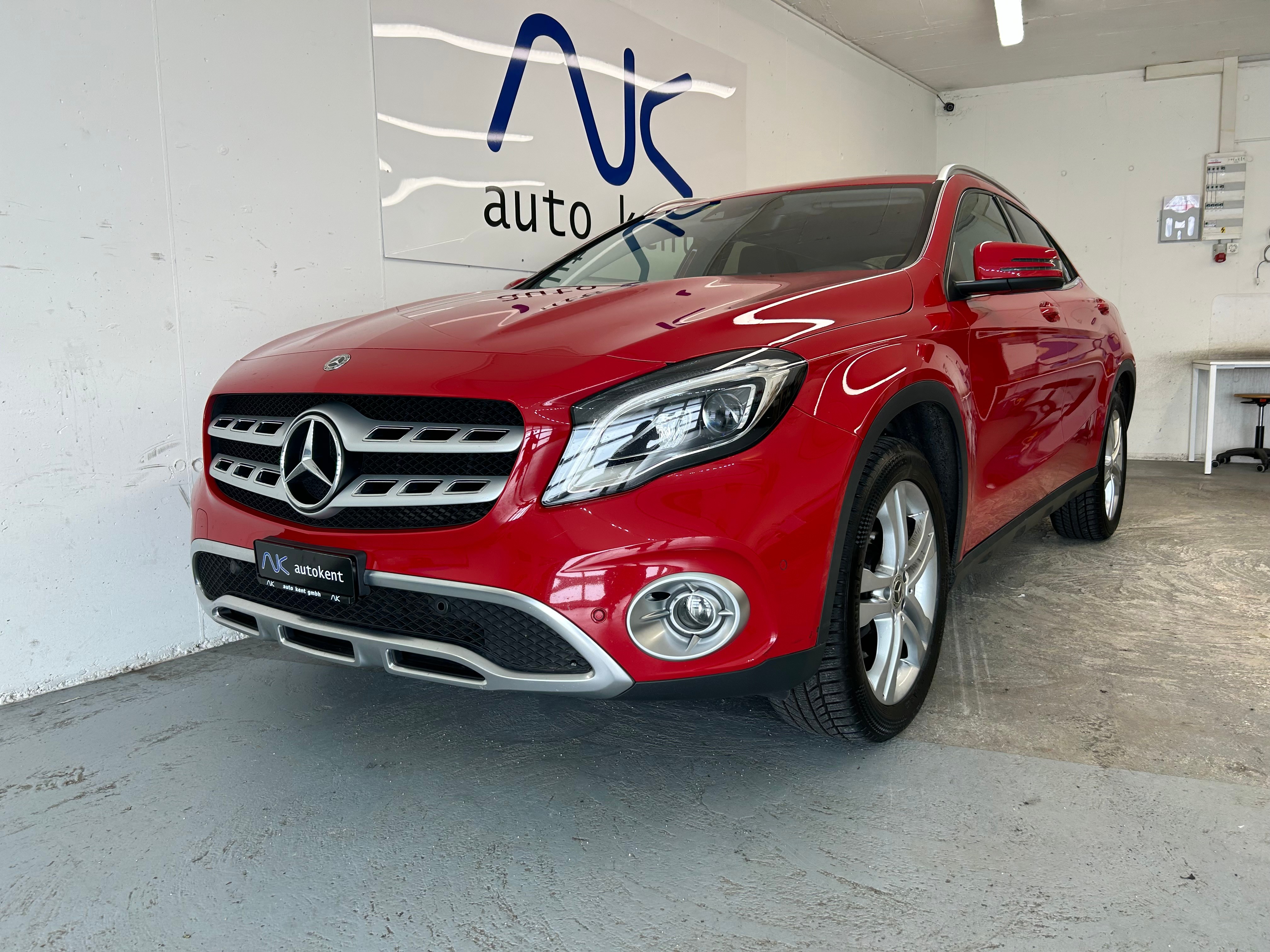 MERCEDES-BENZ GLA 220 Urban 4Matic 7G-DCT