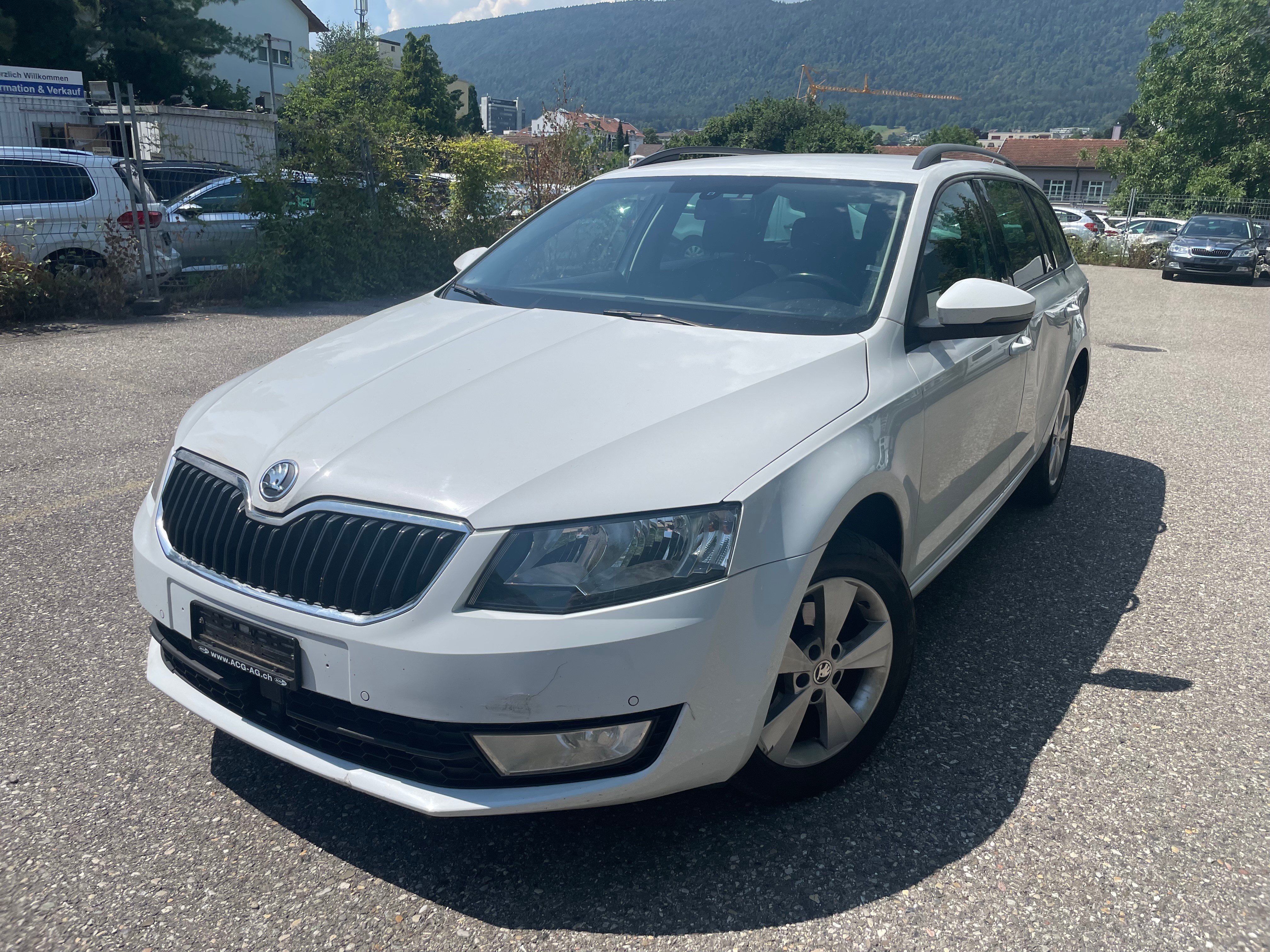 SKODA Octavia Combi 1.6 TDI Elegance 4x4 * Teil-Leder * Gr. Navi * Klima-auto * PDC H * Tempomat * B5b