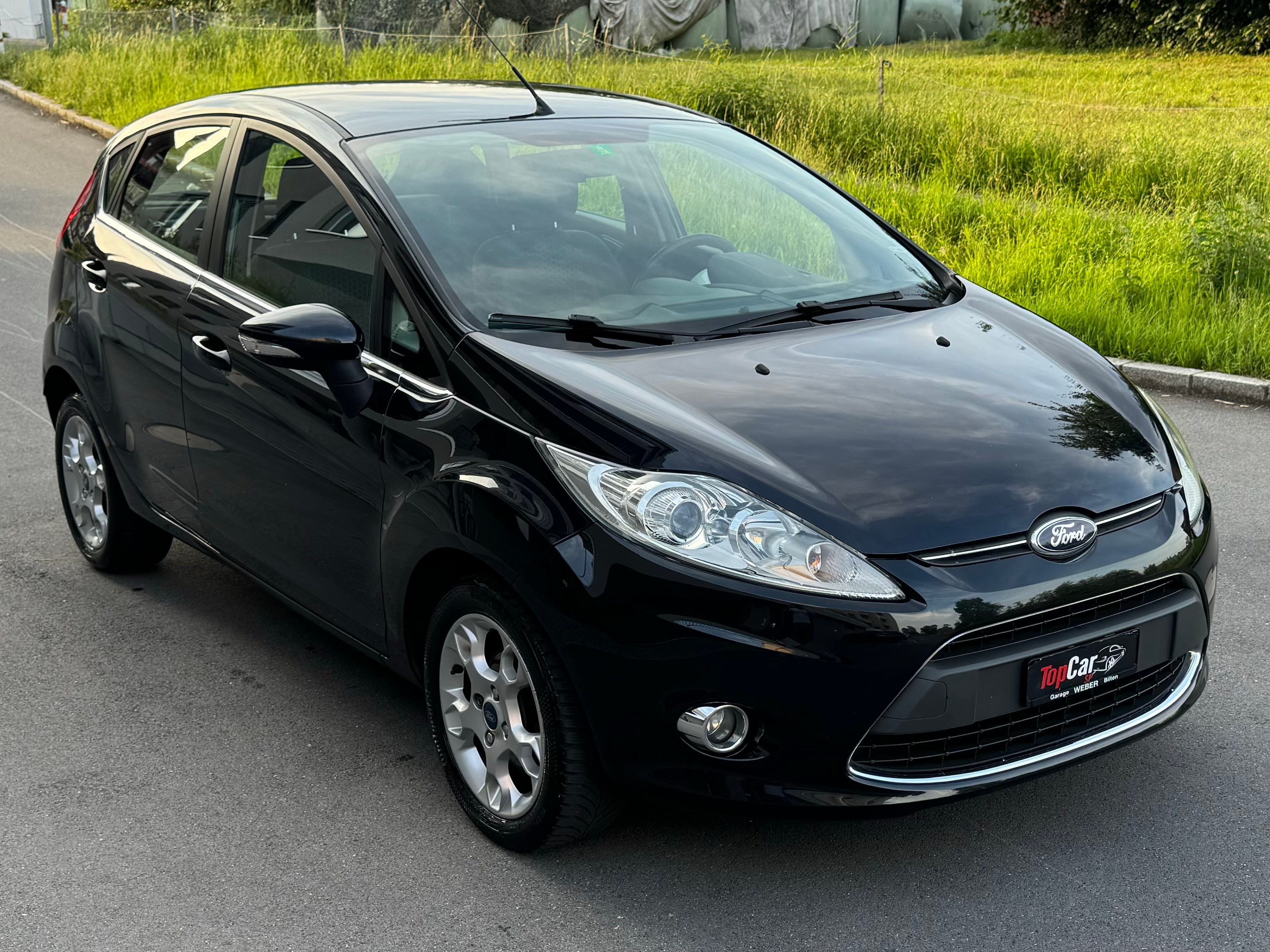 FORD Fiesta 1.4 16V Titanium