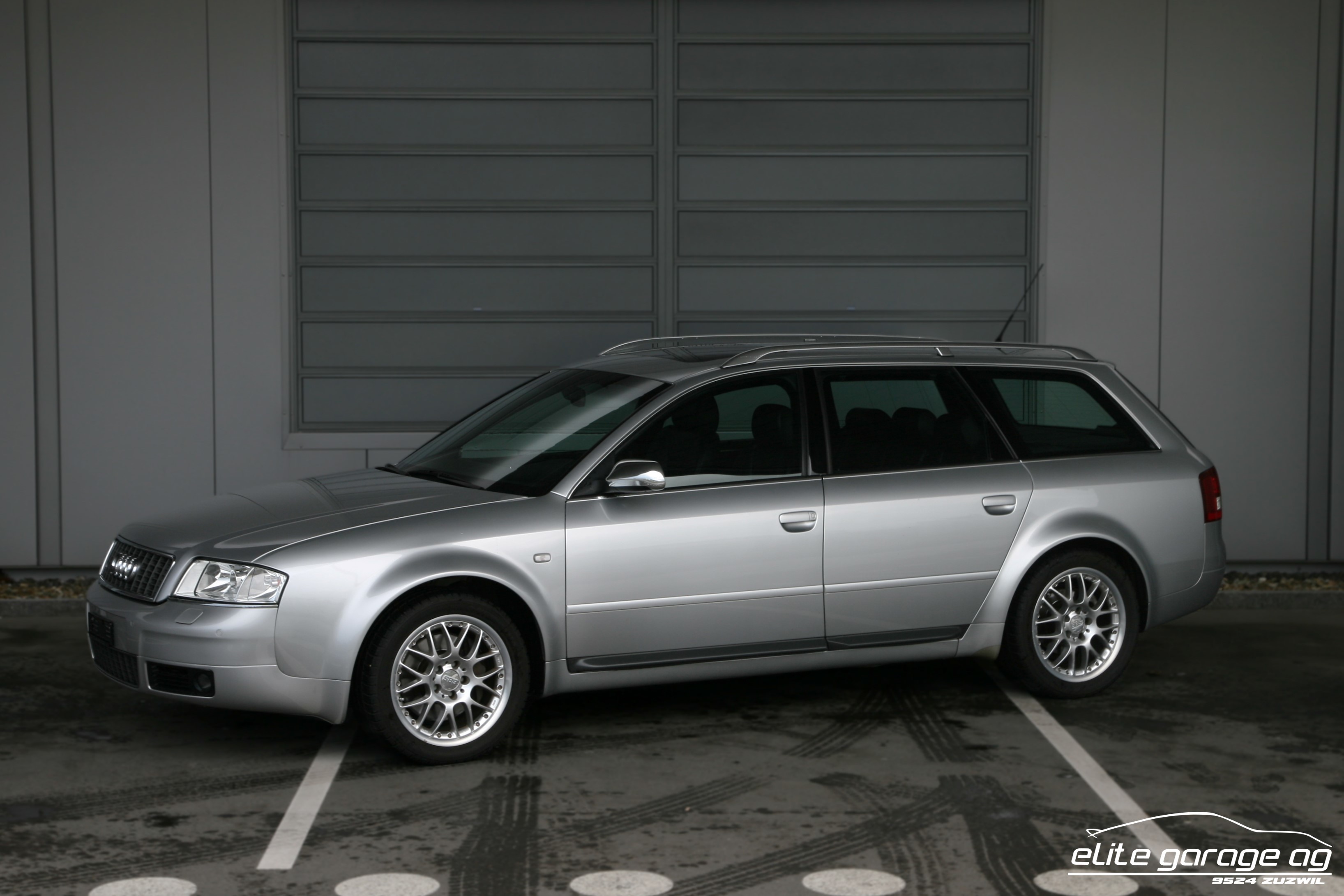 AUDI S6 Avant quattro