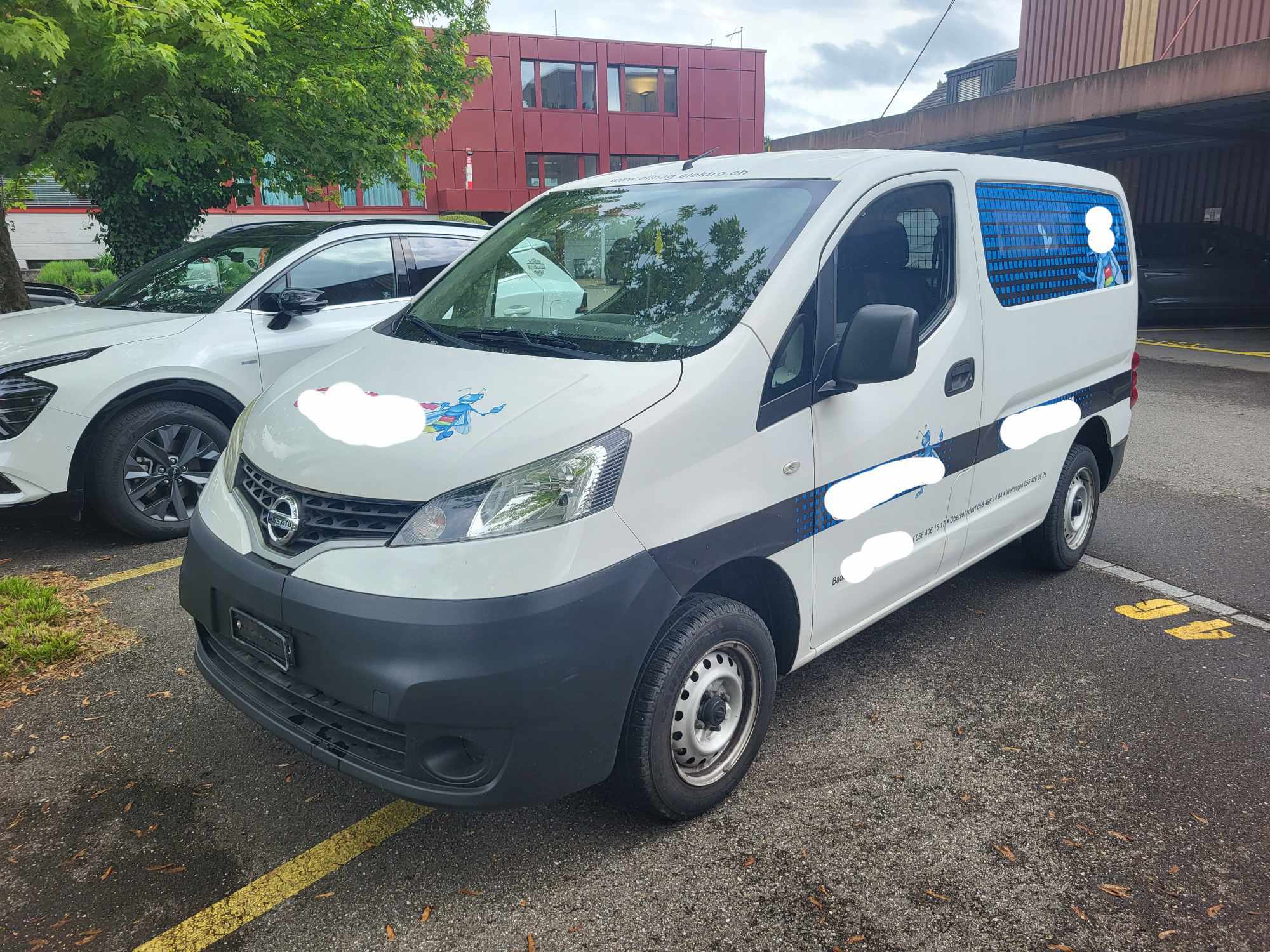 NISSAN NV200