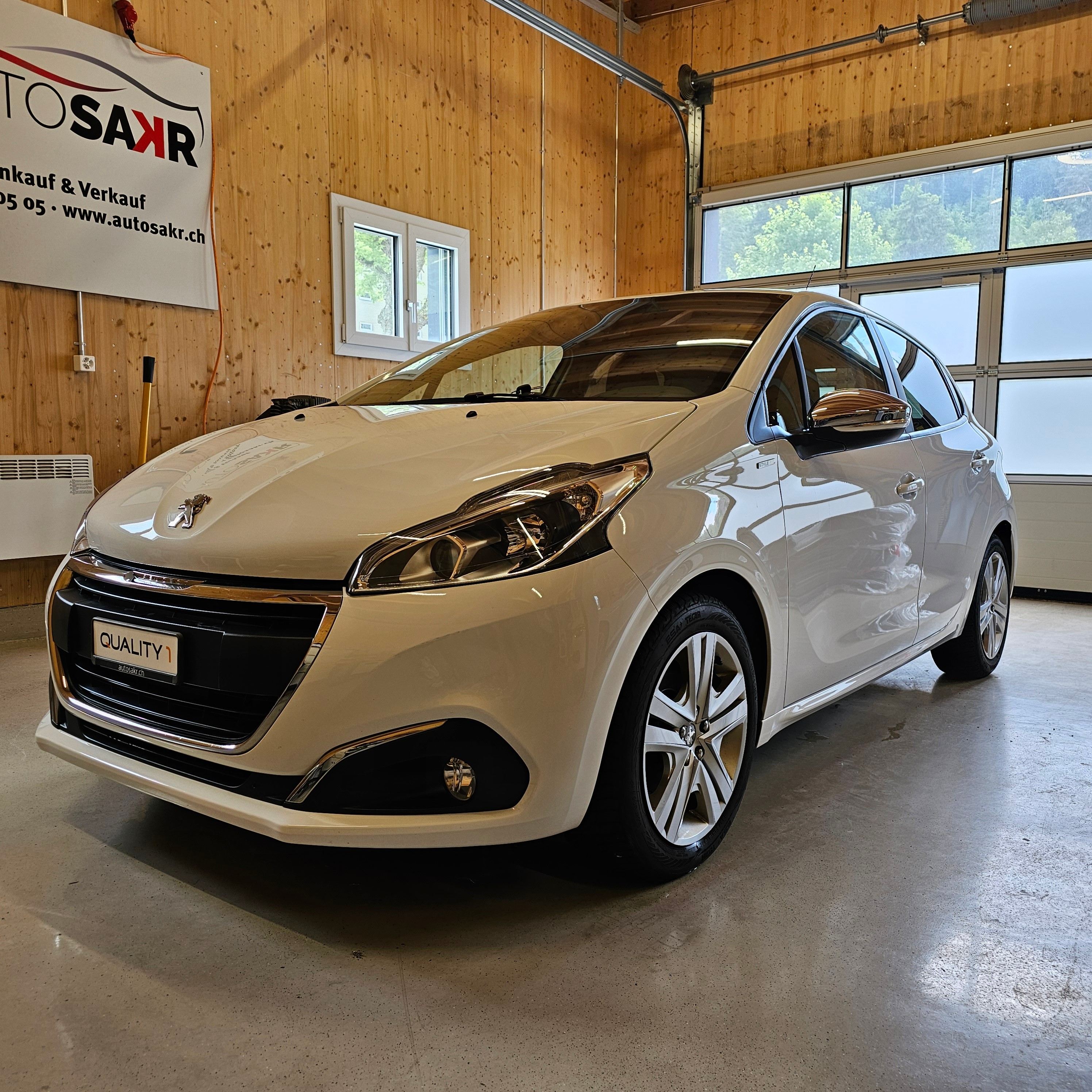 PEUGEOT 208 1.2 PureTech Style