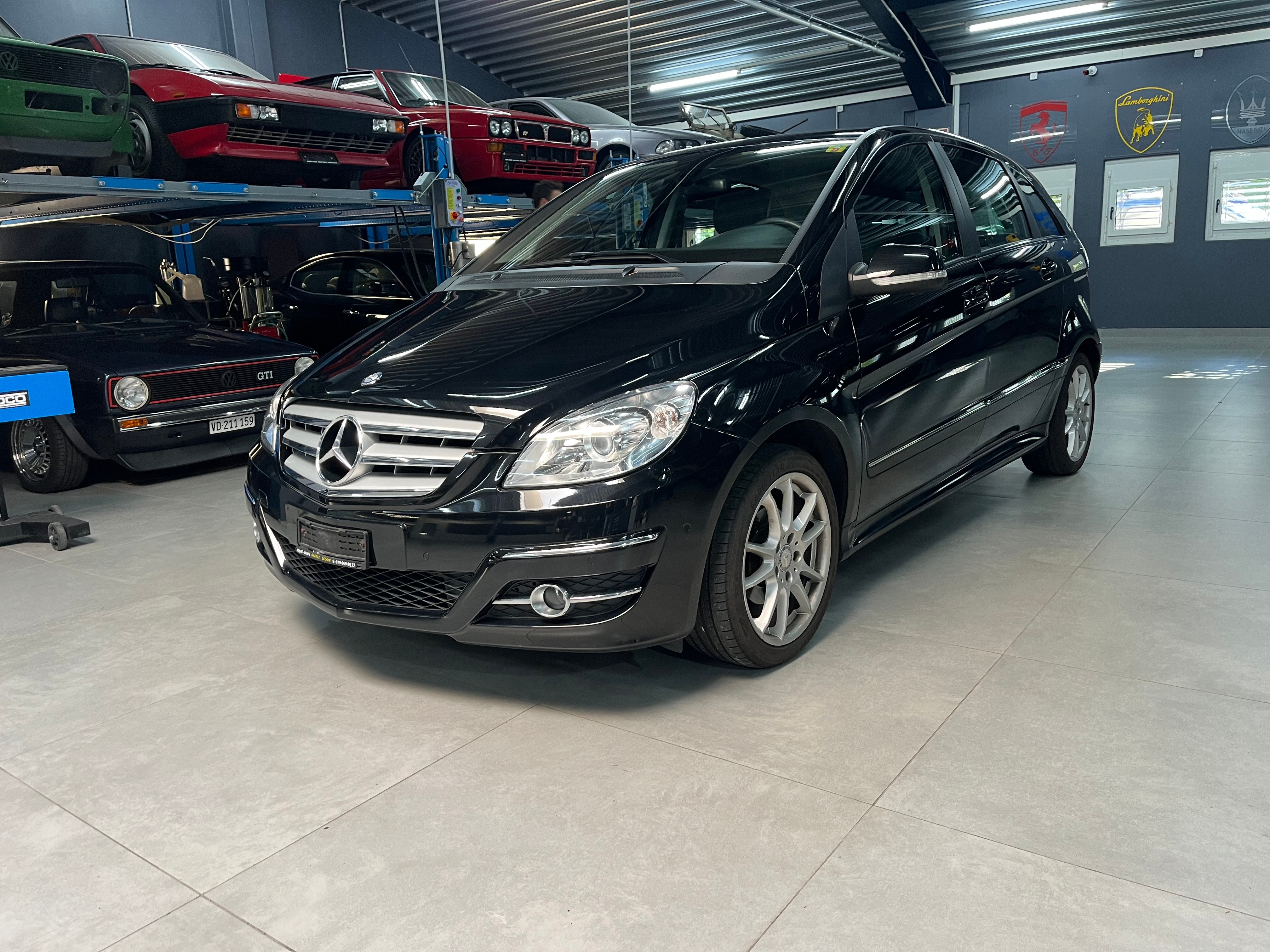 MERCEDES-BENZ B 180 My Star Autotronic