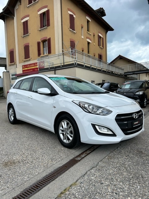 HYUNDAI i30 Wagon 1.6 CRDi Origo DCT