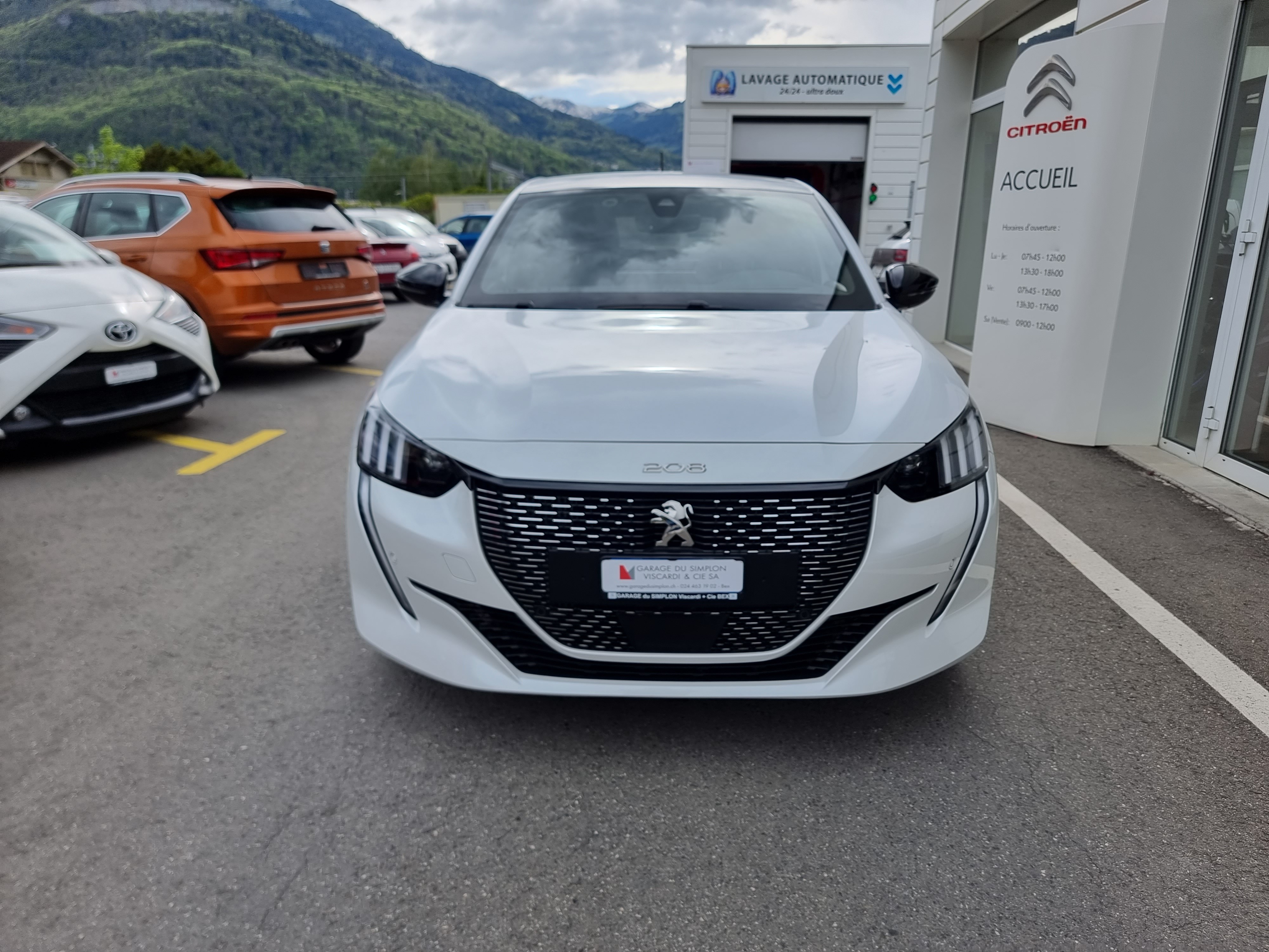 PEUGEOT 208 1.2 PureTech GT