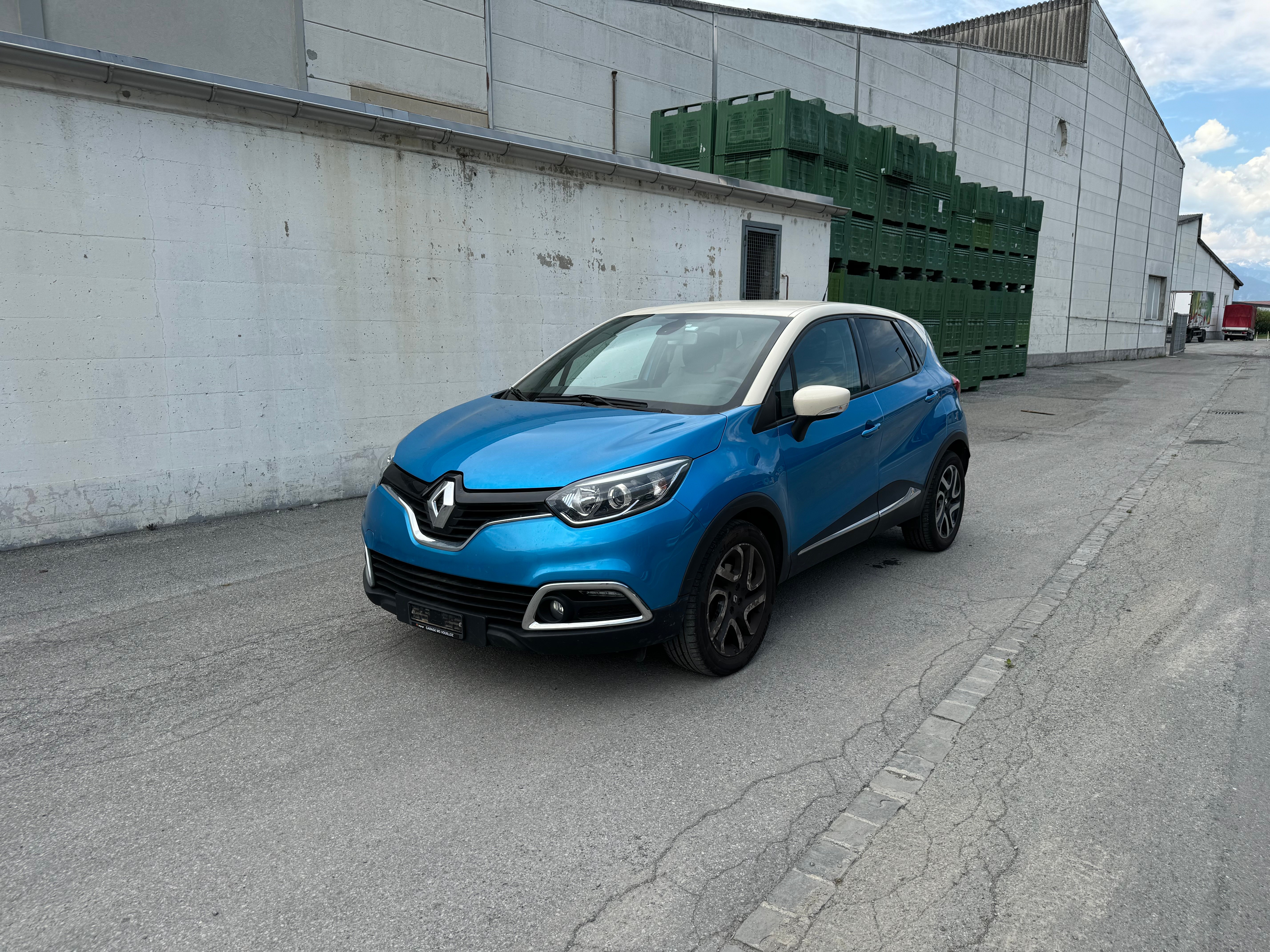 RENAULT Captur 1.2 T 16V Dynamique EDC