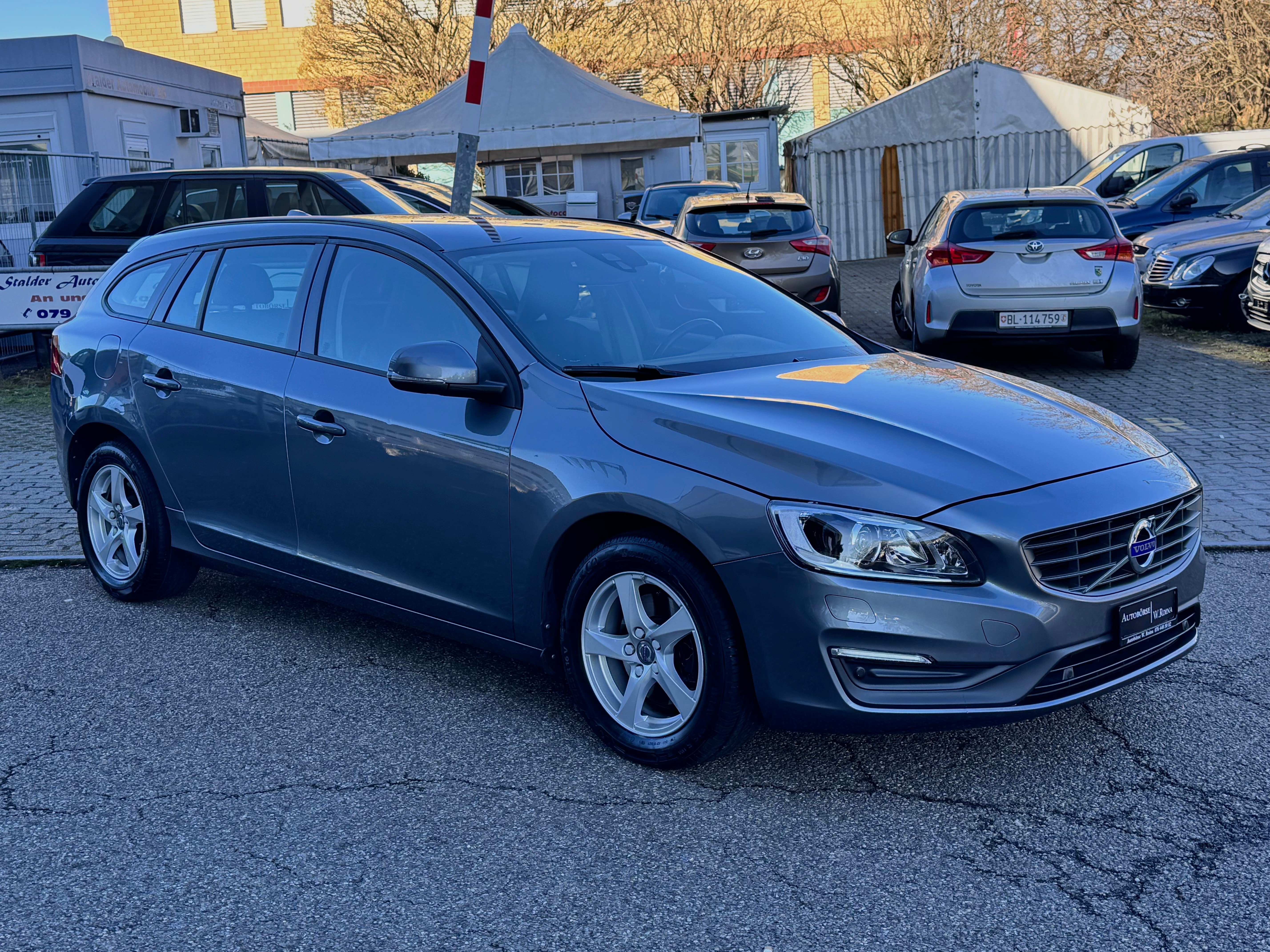 VOLVO V60 D3 Kinetic Dynamic Edition Geartronic