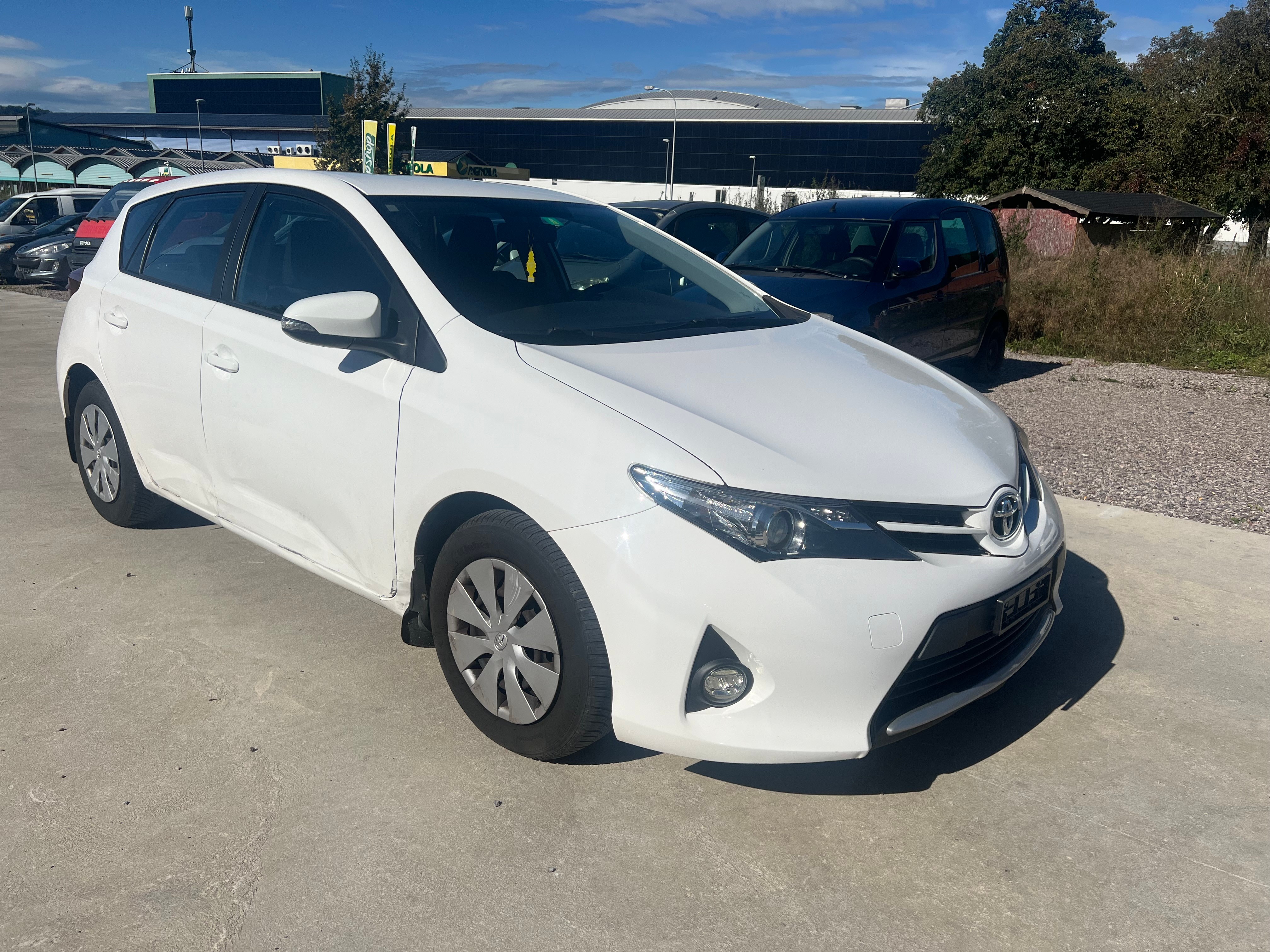 TOYOTA AURIS