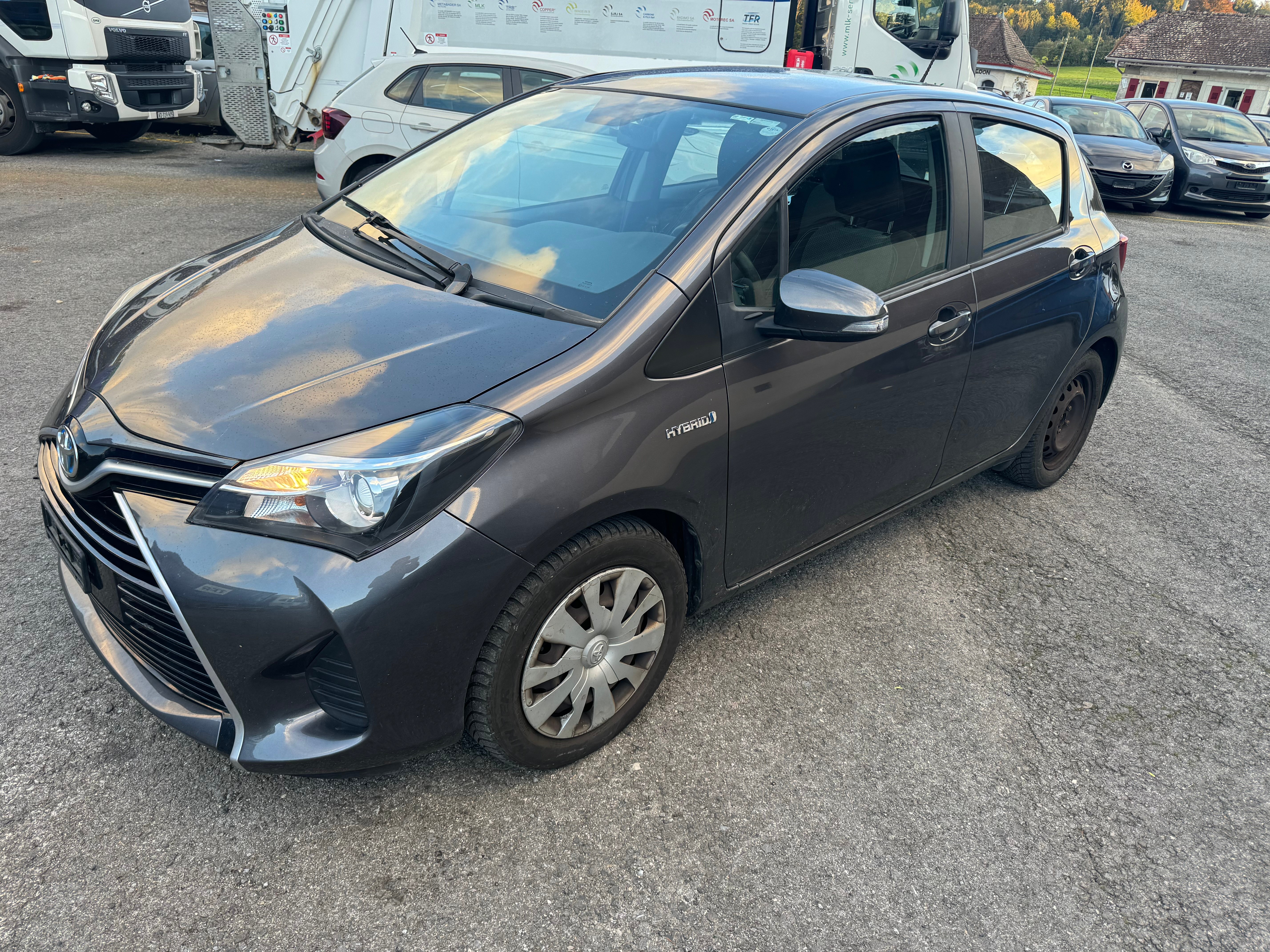 TOYOTA Yaris 1.5 VVT-i Hybrid Sol Premium e-CVT