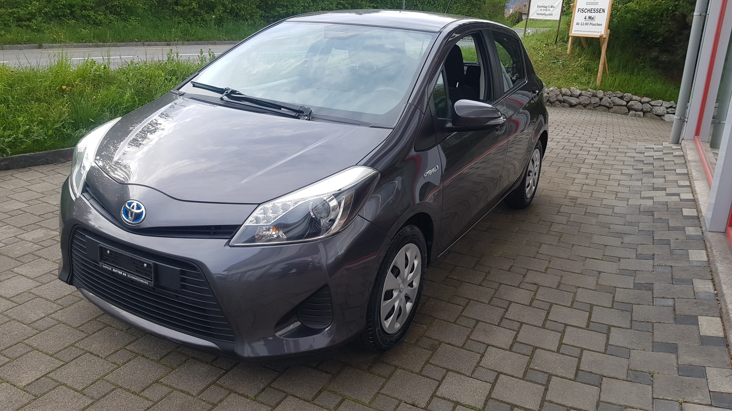 TOYOTA Yaris 1.5 VVT-i Hybrid Luna CVT