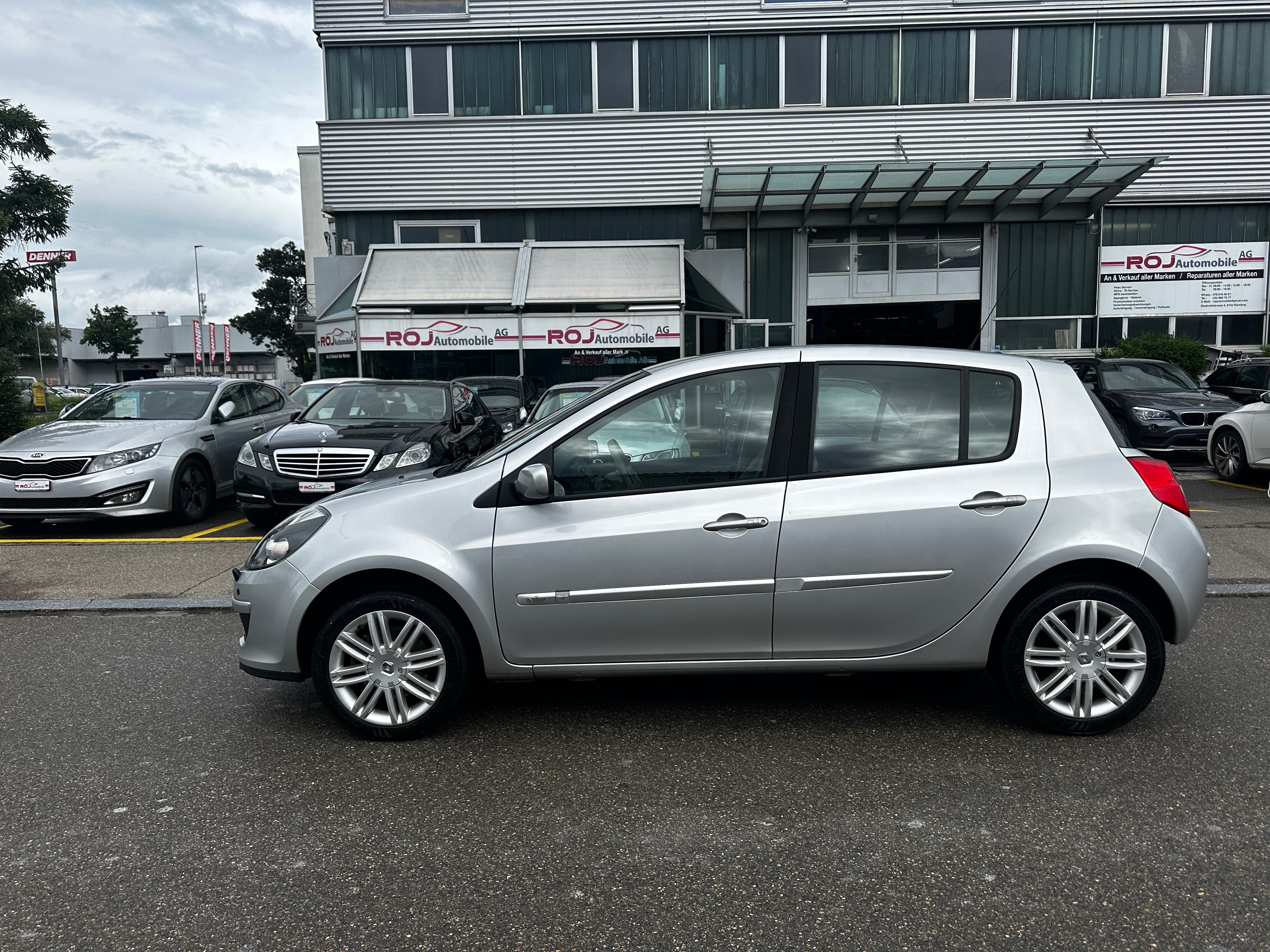 RENAULT Clio 2.0 16V Initiale