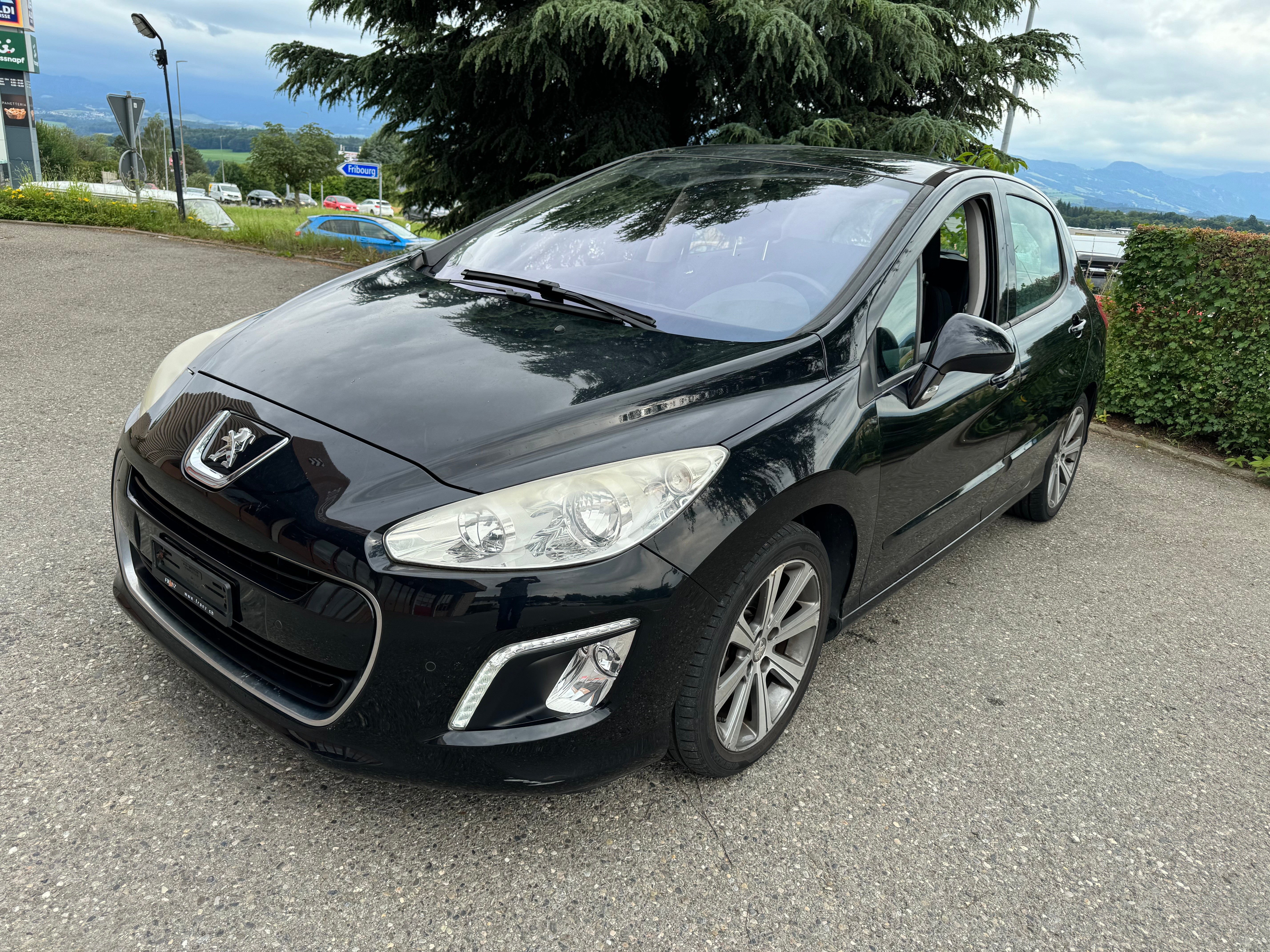 PEUGEOT 308 1.6 16V Turbo Swiss Edition Automatic