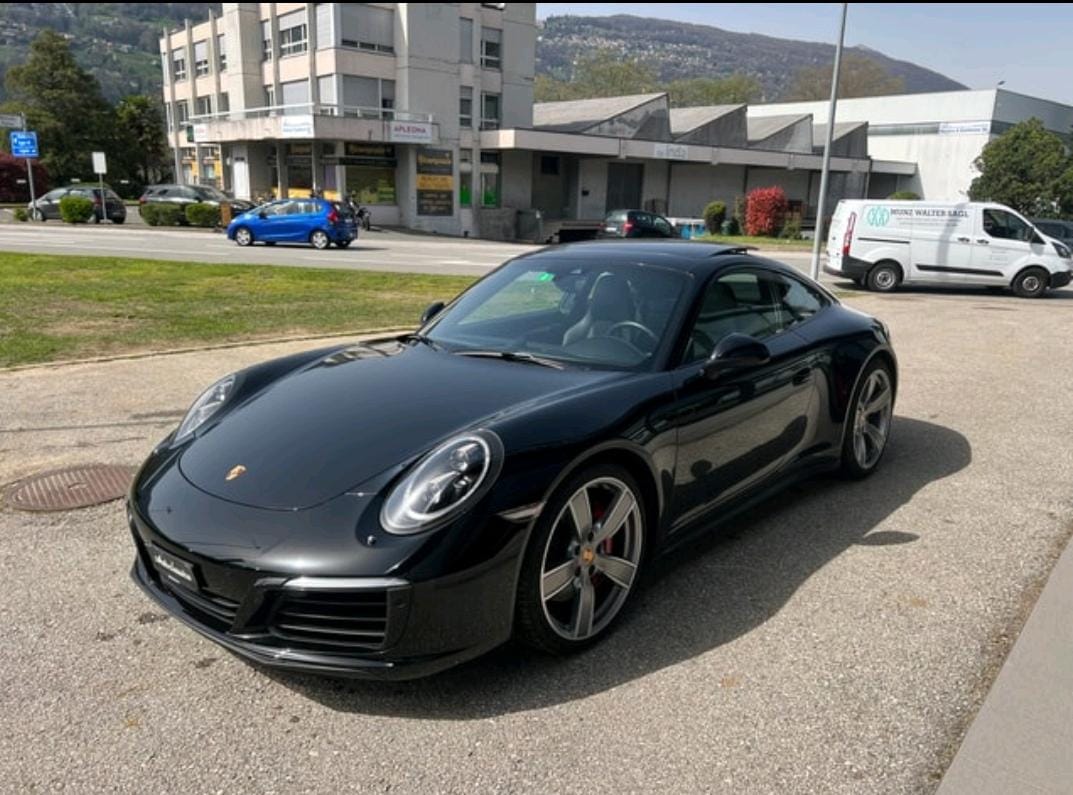 PORSCHE 911 Carrera 4S PDK