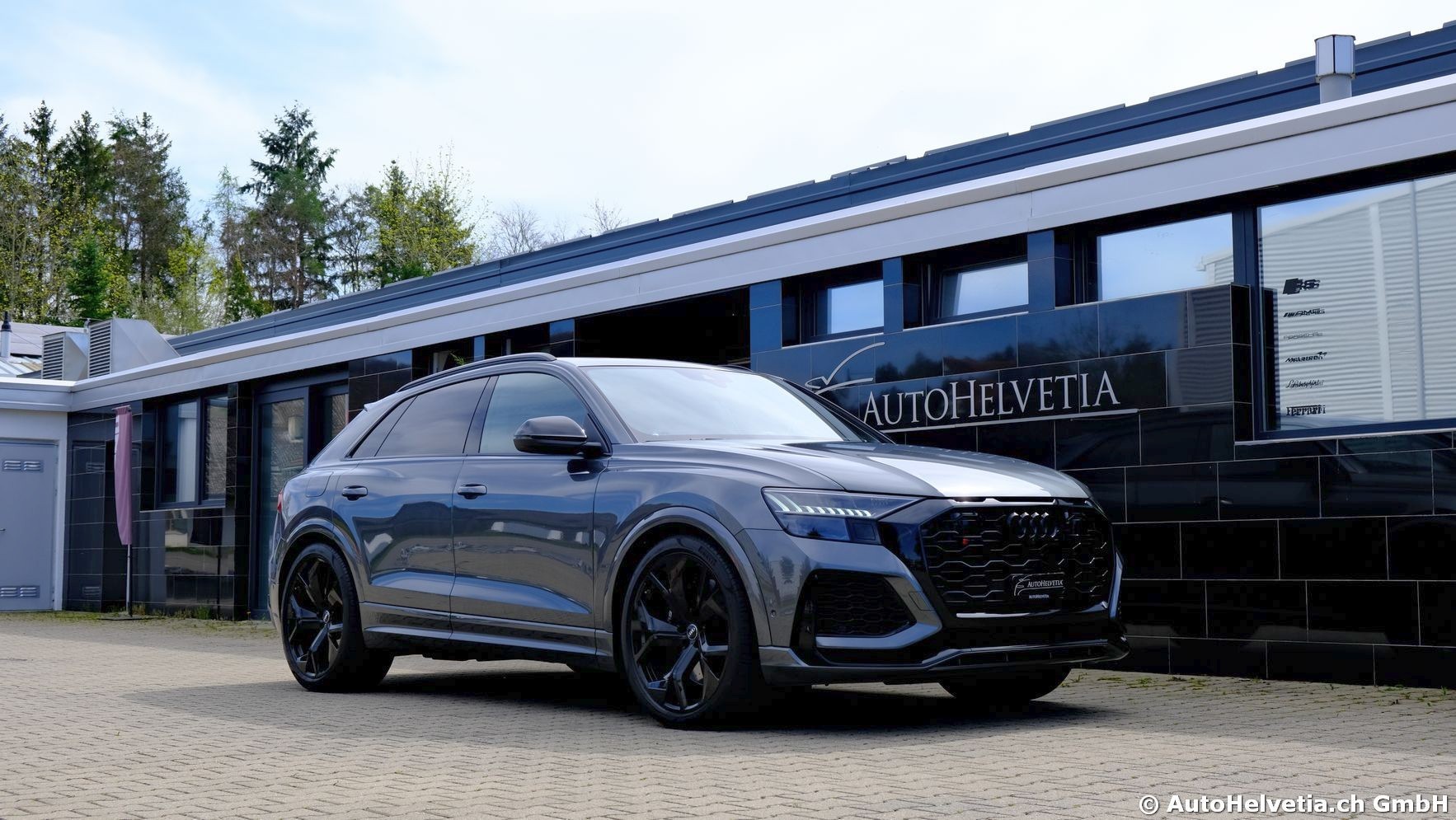 AUDI RSQ8 quattro tiptronic