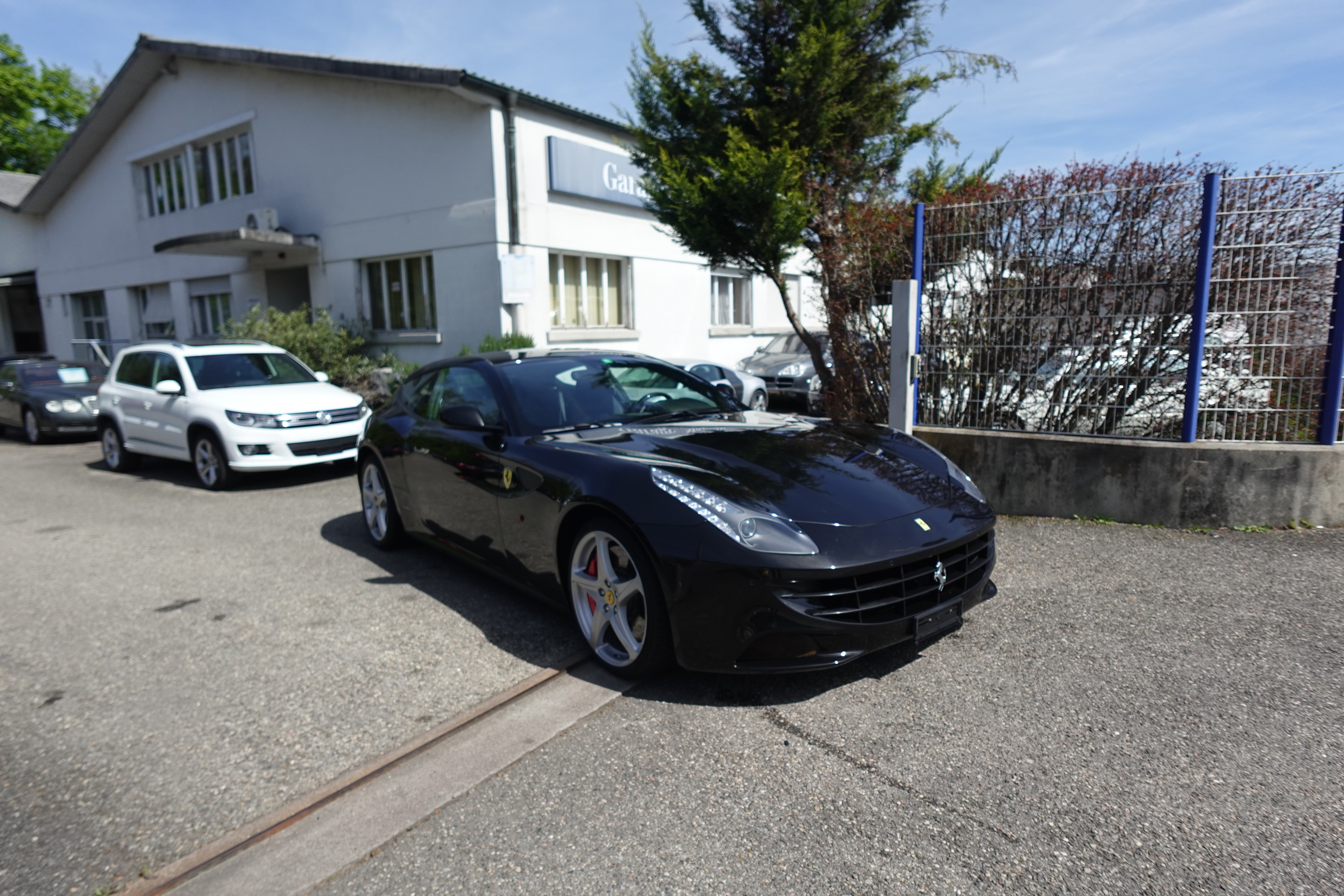 FERRARI FF